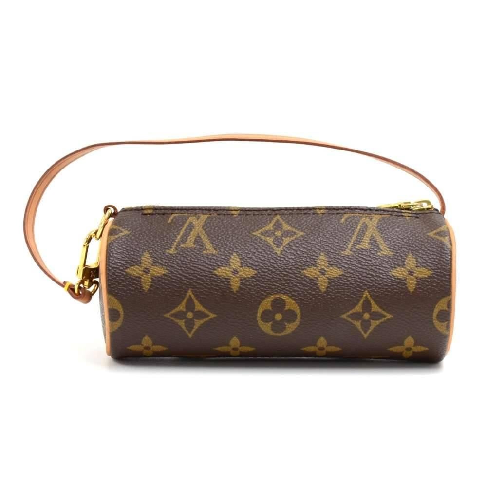 Authentic Louis Vuitton Pochette Papillon in Damier Ebene canvas. Perfect for a night out and parties. It can be either hand-held or linked to the D-ring found in many Louis Vuitton bags.  Great for storing your small items!  SKU: LP182

Made in: