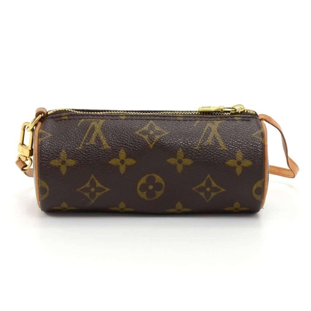 Louis Vuitton Pochette Papillon in monogram canvas. Perfect for night out and parties. It can be either hand-held or linked to the D-ring found in many Louis Vuitton bags. SKU: LP183

Made in: USA
Size: 6.1 x 2.6 x 2.6 inches or 15.5 x 6.5 x 6.5
