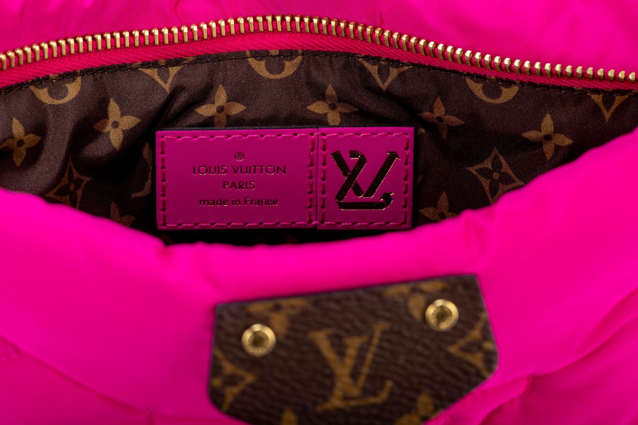 Louis Vuitton Pochette Pink Pillow NIB For Sale 6