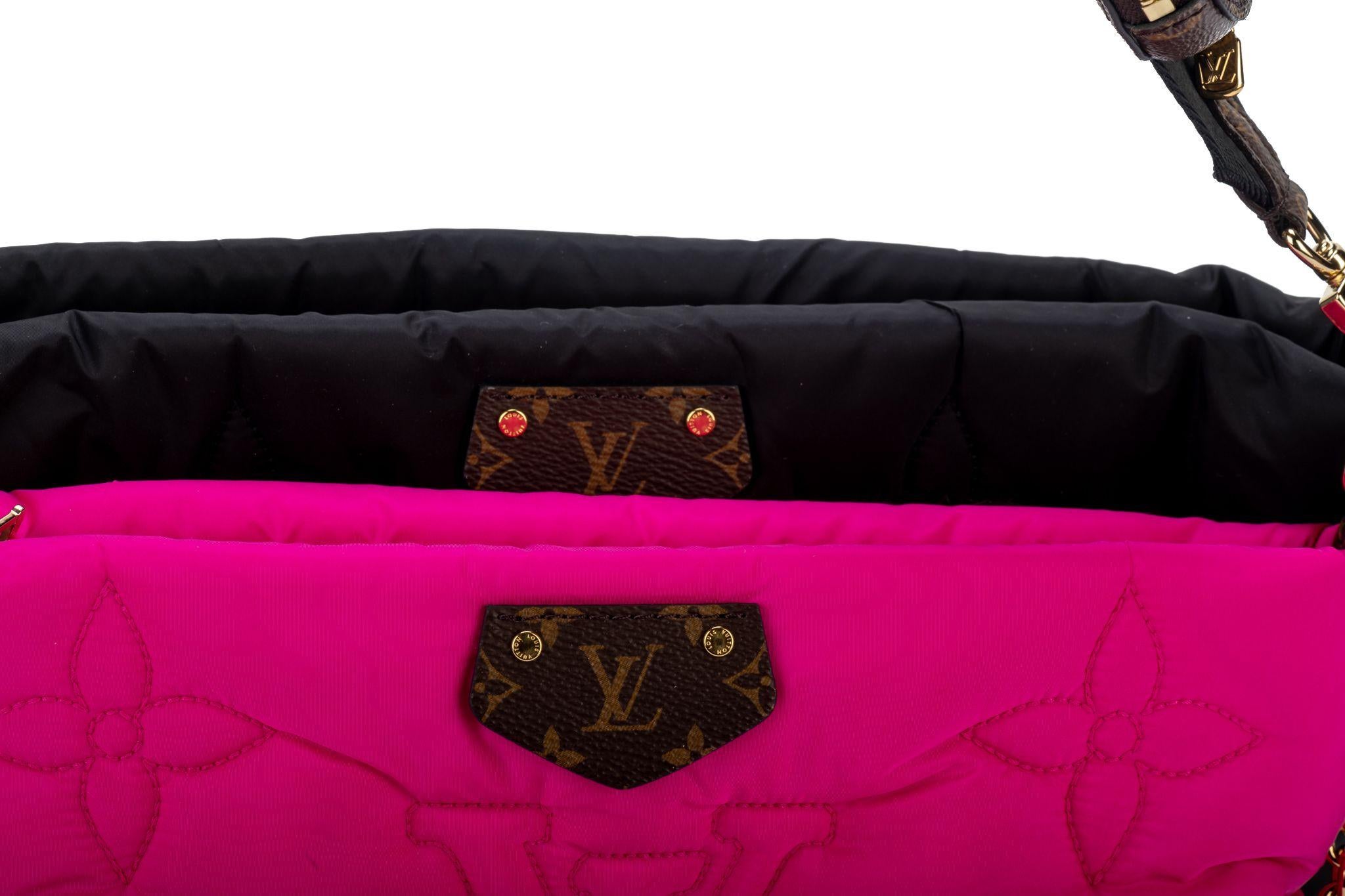 Women's Louis Vuitton Pochette Pink Pillow NIB For Sale