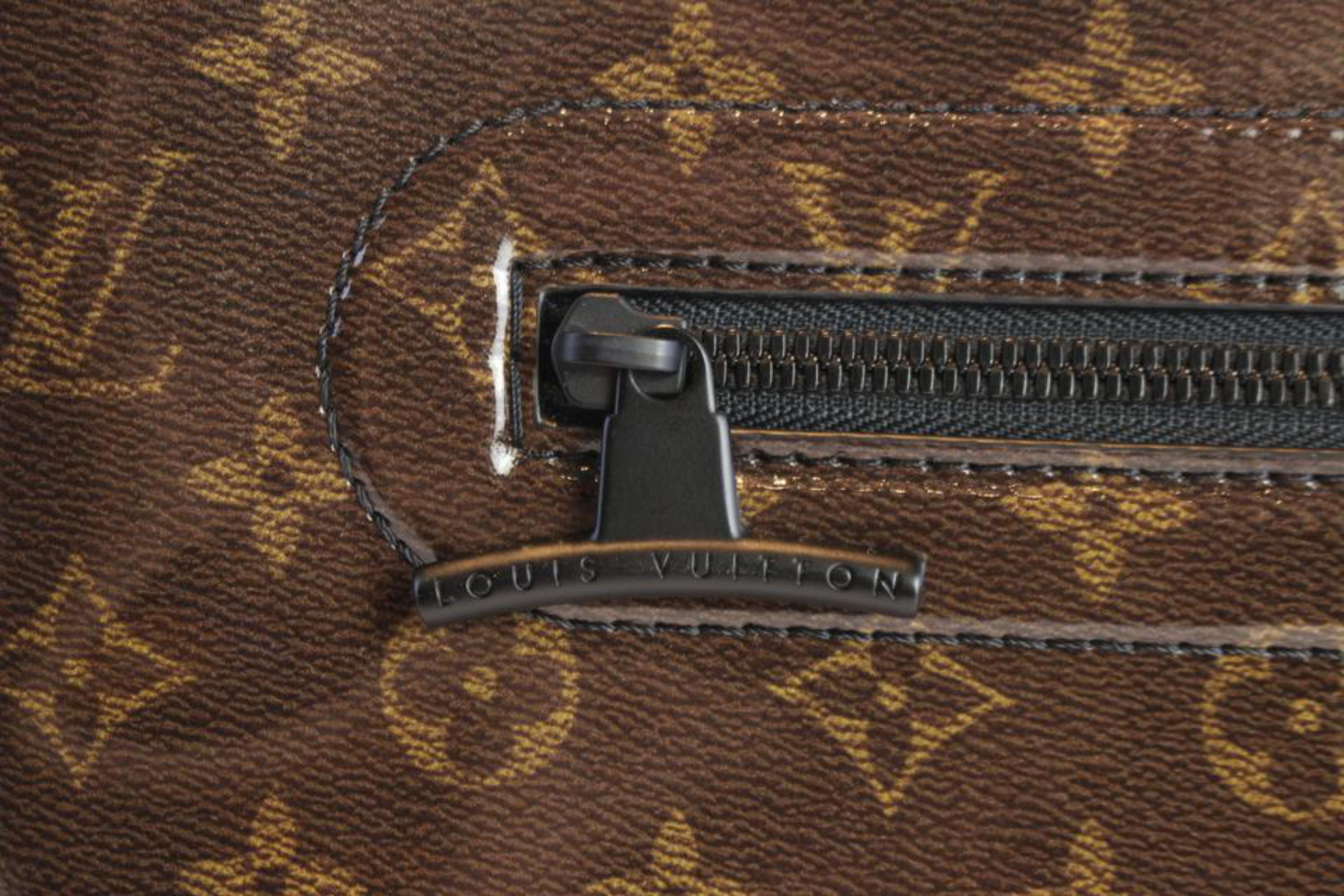 Louis Vuitton Pochette (Runway) Monogram Glaze Cosmos 1lz0828 Brown clutch For Sale 4
