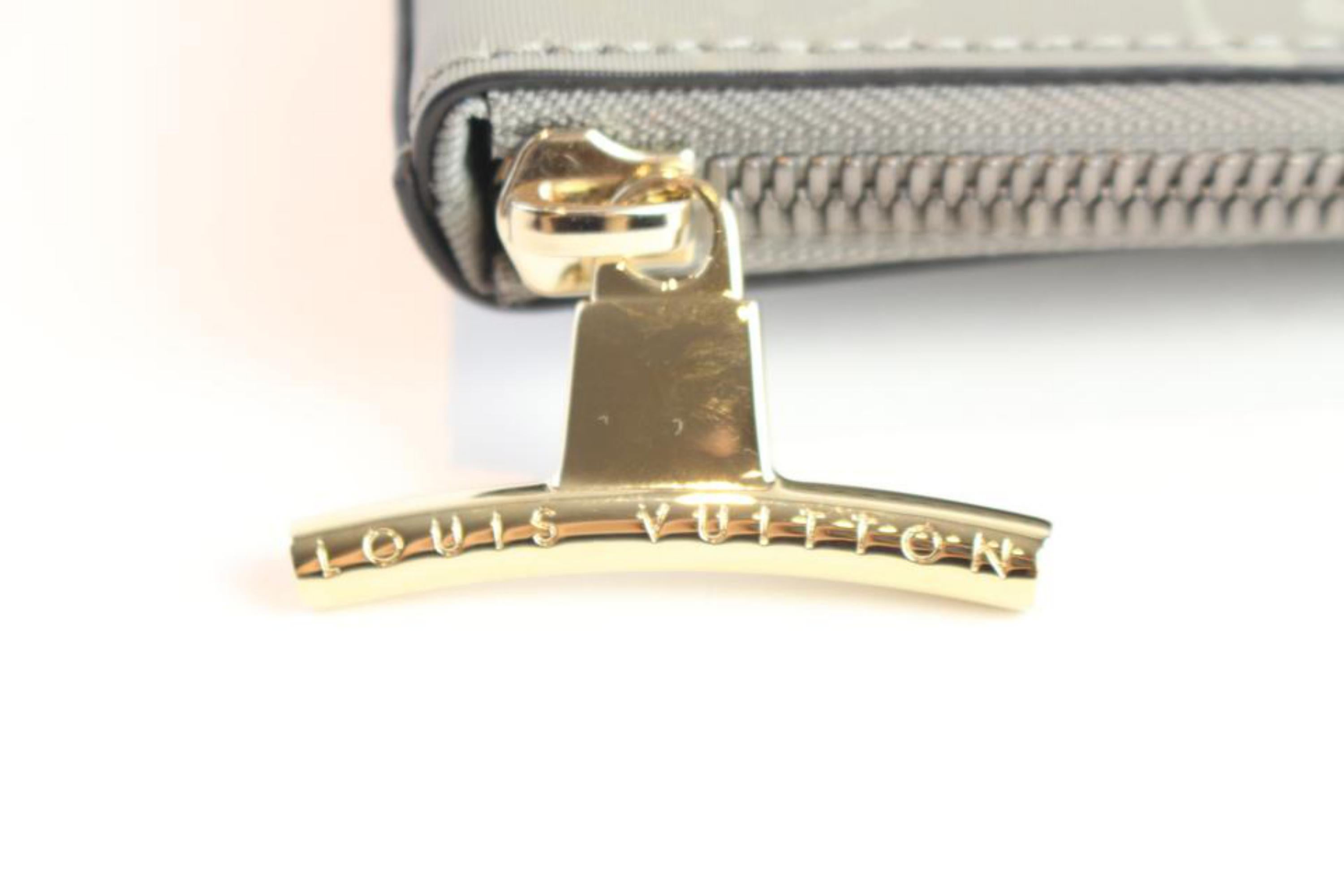 Louis Vuitton Pochette (Runway) Monogram Titanium Cosmos 2lz0828 Grey clutch For Sale 5