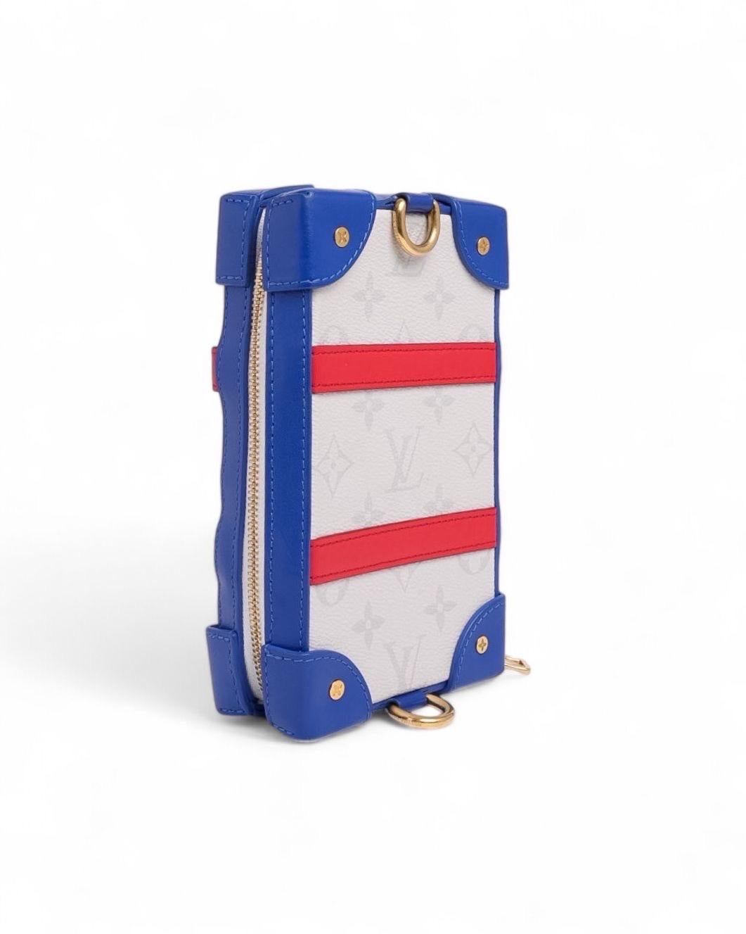 Louis Vuitton Pochette Trunk Soft Tricolor X NBA In Good Condition For Sale In Torre Del Greco, IT