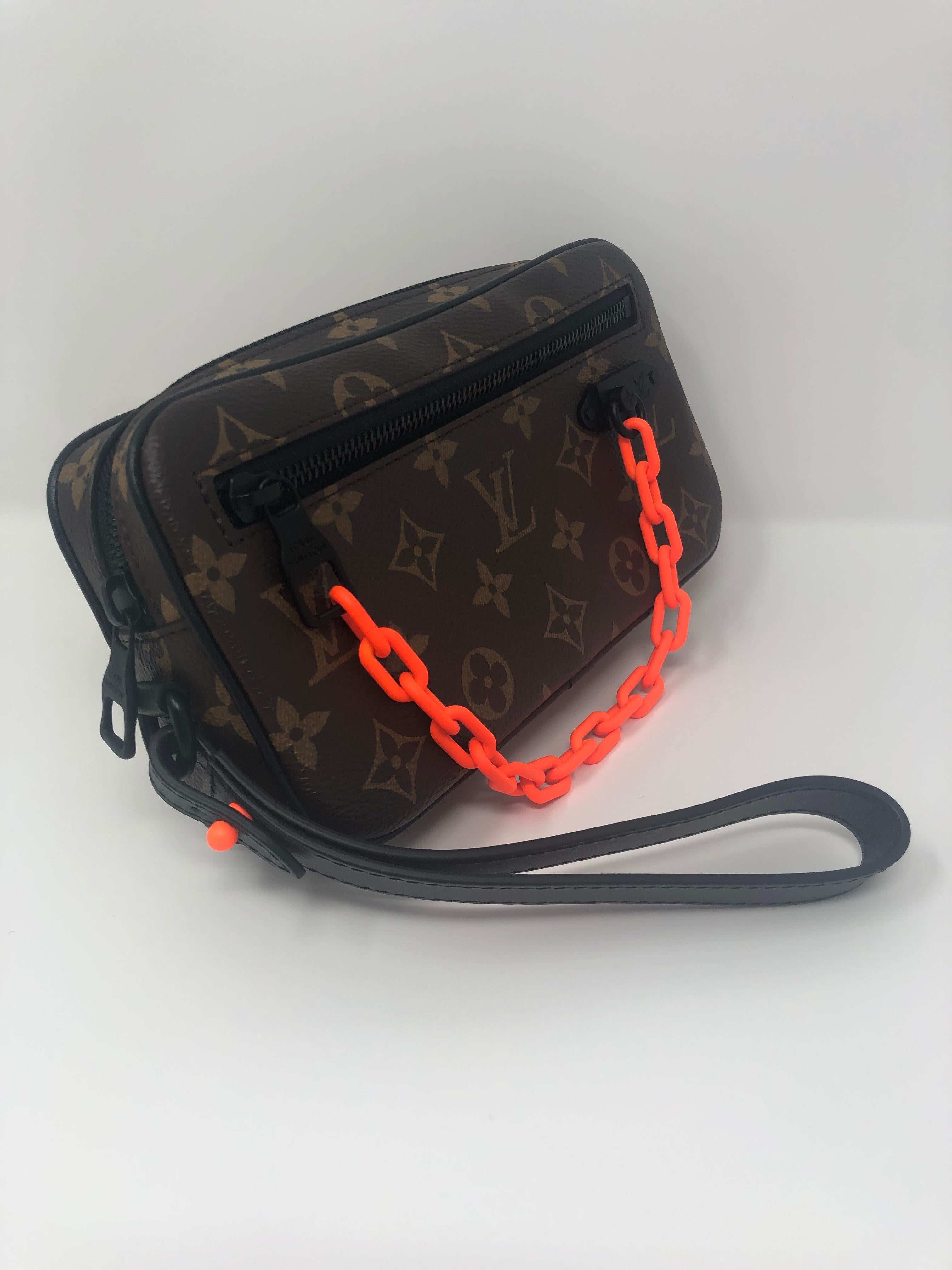 Women's or Men's Louis Vuitton Pochette Volga 