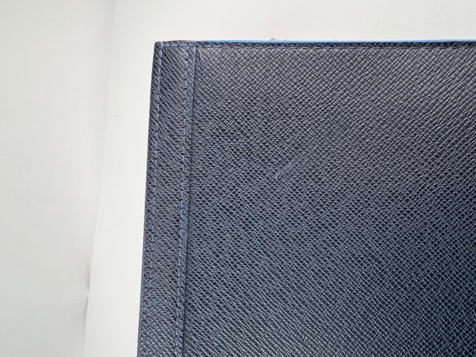 Louis Vuitton Pochette Voyage MM Taiga Dark Blue Leather Hand Bag Limited Ed For Sale 3