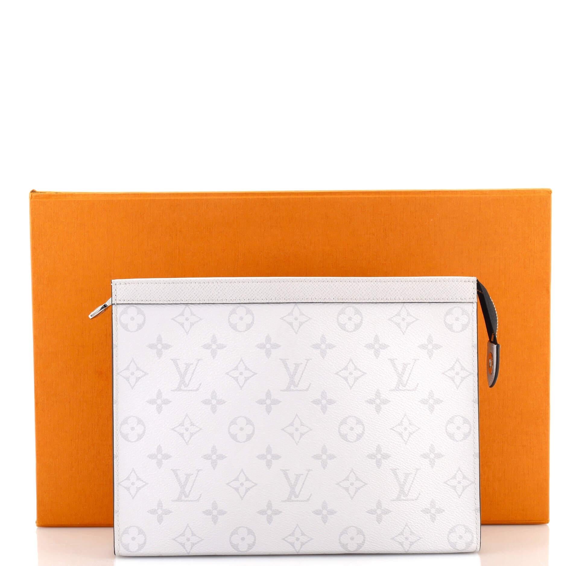 Louis Vuitton Pochette Voyage Gm Clutch Bag Second Taiga Leather