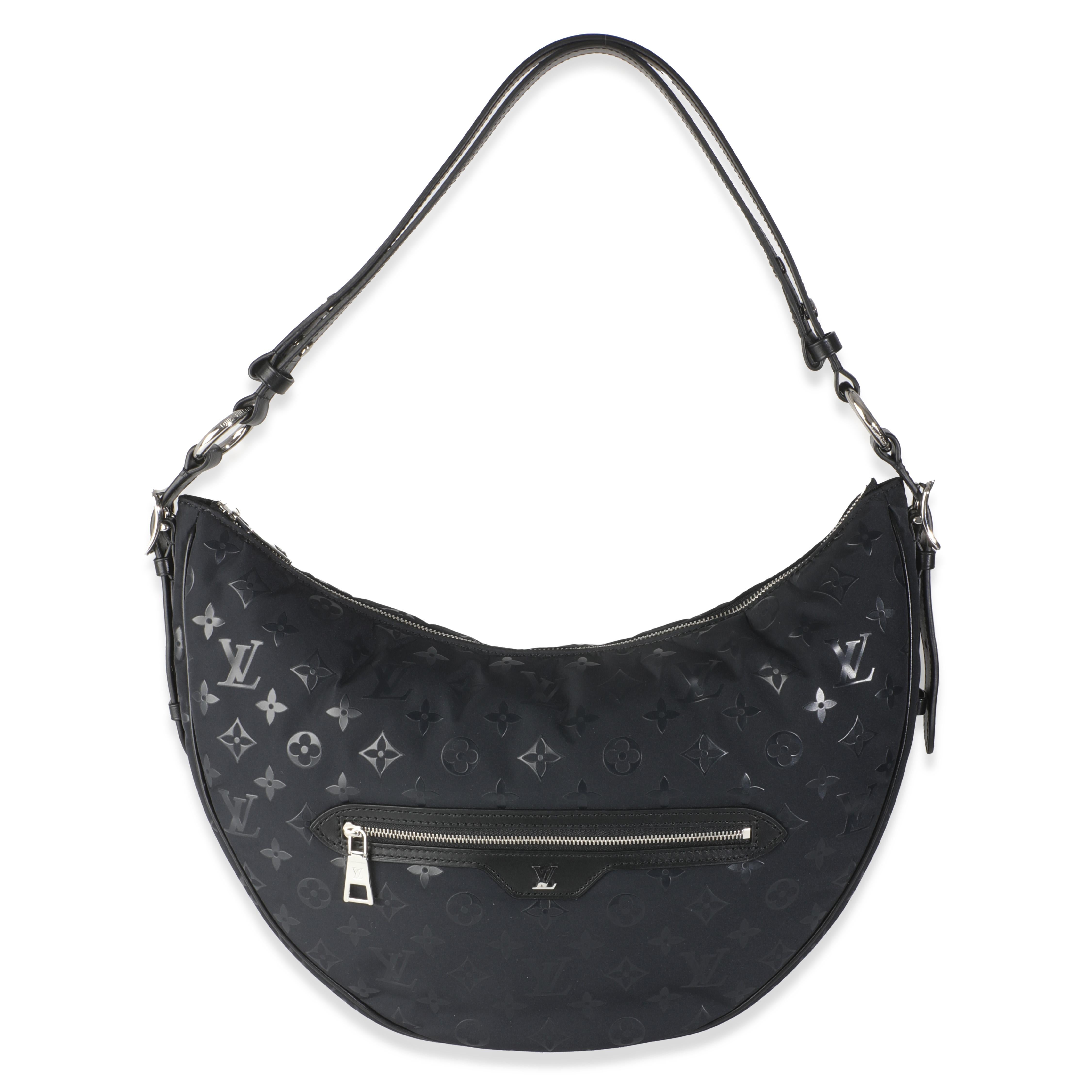 Auflistung Titel: Louis Vuitton Polar Night Nylon Monogram Loop Pocket Hobo
SKU: Z145314
MSRP: 3400.00 USD
Zustand: Gebraucht 
Handtasche Zustand: Tadellos
Bemerkungen zum Zustand: Artikel hat keine Anzeichen von Verschleiß.  Endverkauf.
Marke:
