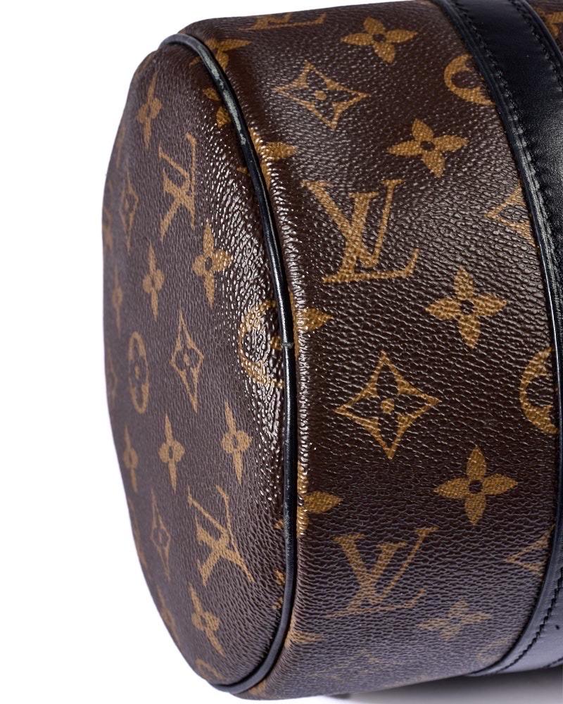 Borsa firmata Louis Vuitton, edizione limitata realizzato in collaborazione con  Virgil Abloh. Modèle Polochon Solar Ray dans la taille MM, réalisé en tela marrone dans un monogramme fantaisie avec des insertions en pelle nera et hardware tono su