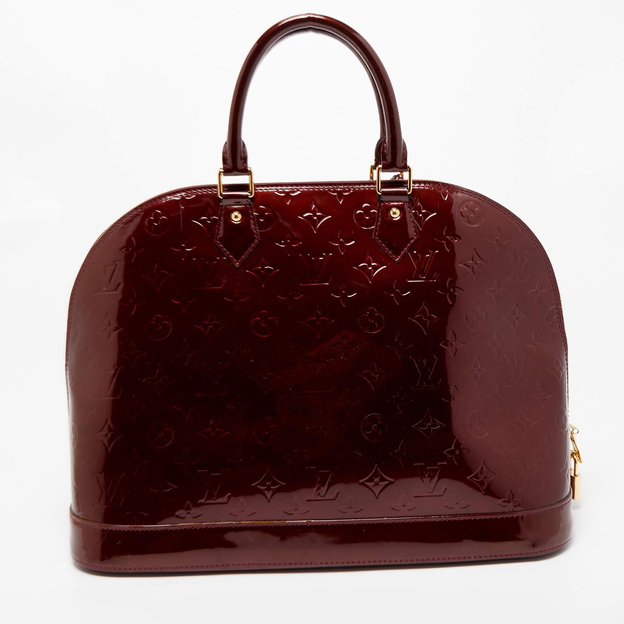 Introduced by Gaston-Louis Vuitton in 1934, the Louis Vuitton Alma is defined by elegant curves and notable features. From one of the most iconic collections of Louis Vuitton, this GM bag is imbued with exquisite craftsmanship and historic details.