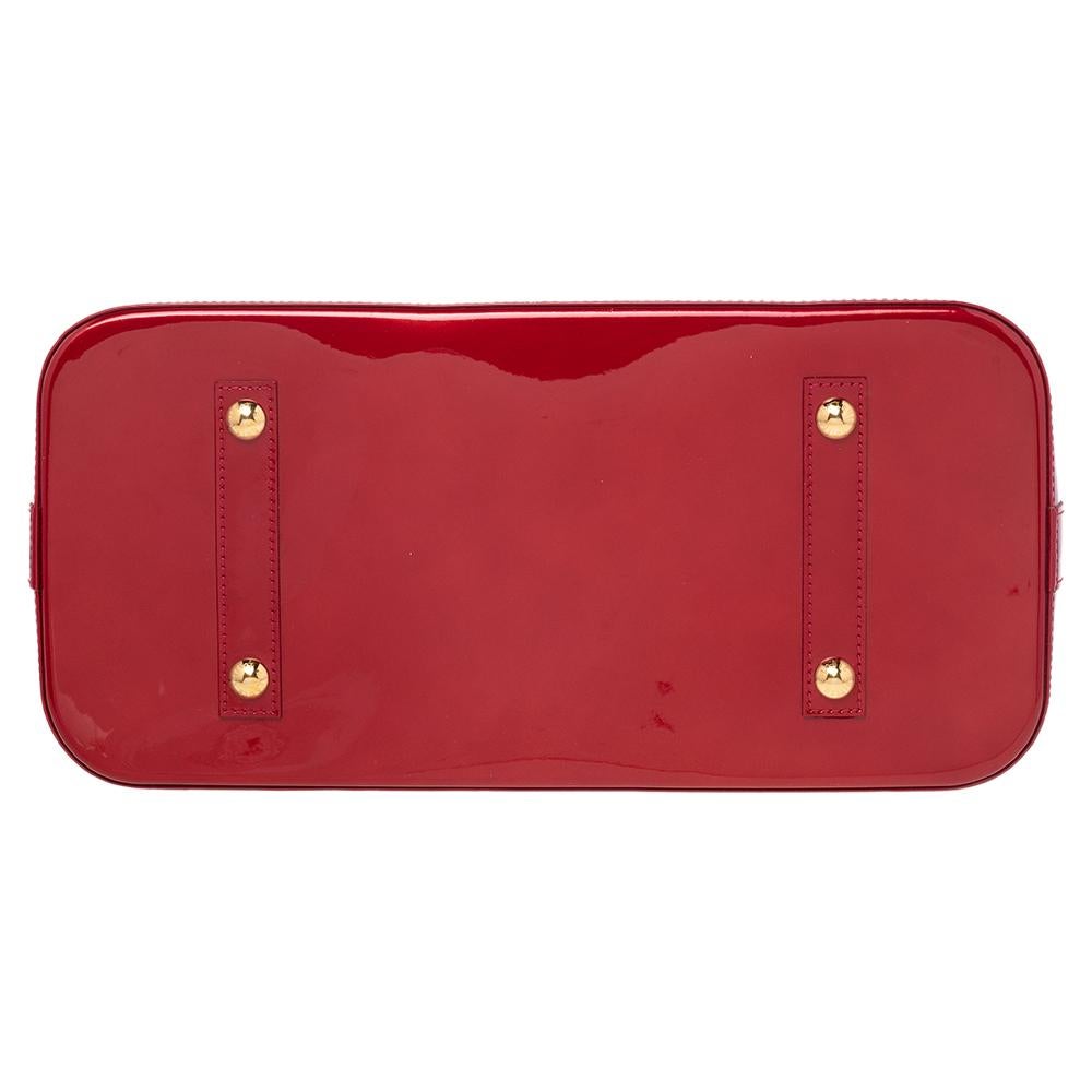 Louis Vuitton Pomme D’amour Monogram Vernis Alma GM Bag In Good Condition In Dubai, Al Qouz 2