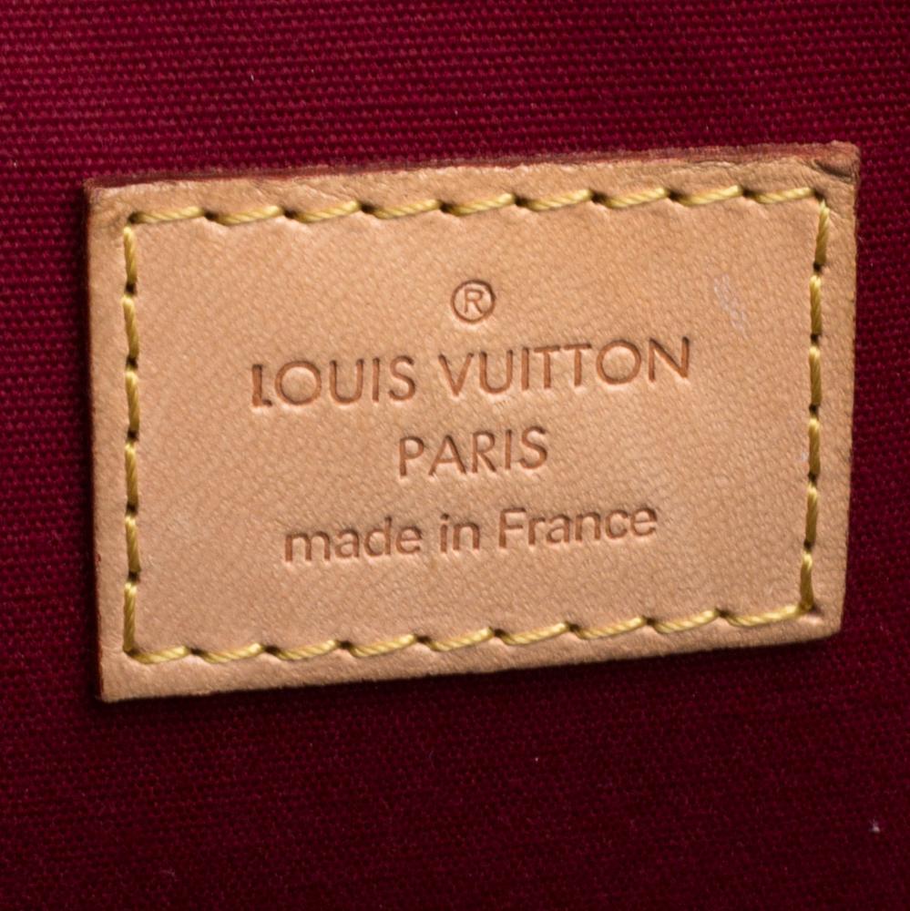 Louis Vuitton Pomme D’amour Monogram Vernis Bellevue PM Bag In Fair Condition In Dubai, Al Qouz 2
