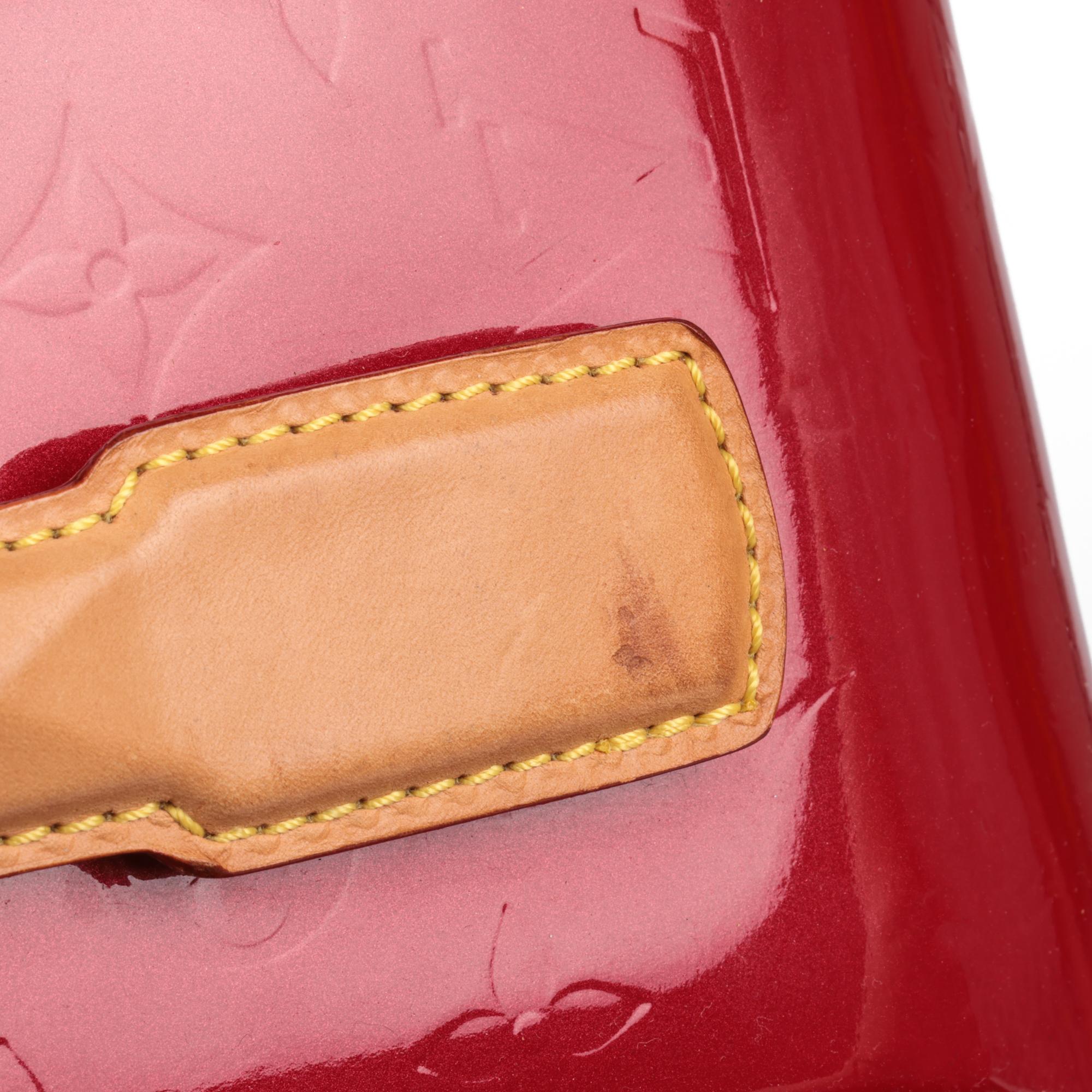 Louis Vuitton Pomme D'Amour Monogram Vernis Leather Pegase 50 in vendita 3