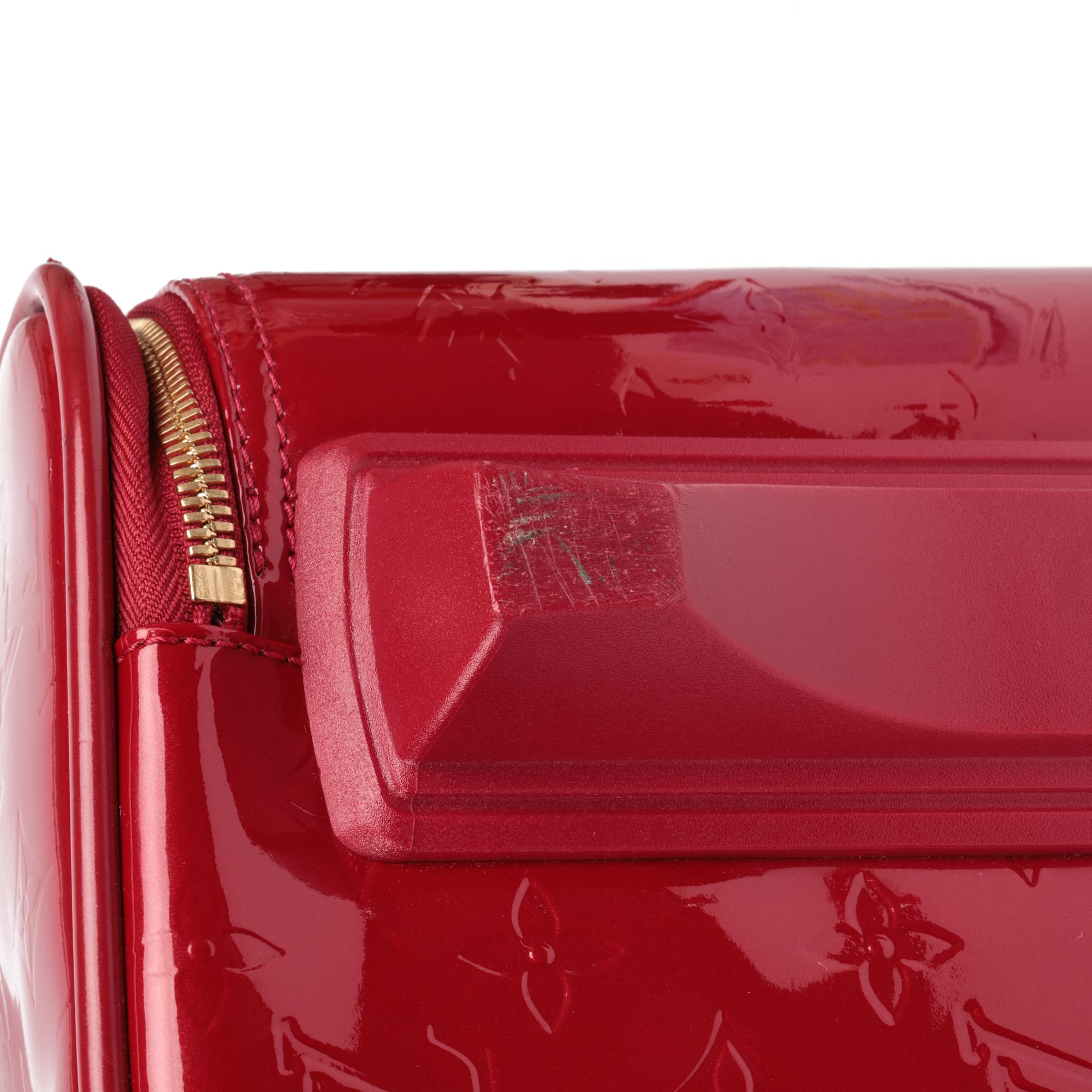 Louis Vuitton Pomme D'Amour Monogram Vernis Leather Pegase 50 in vendita 4