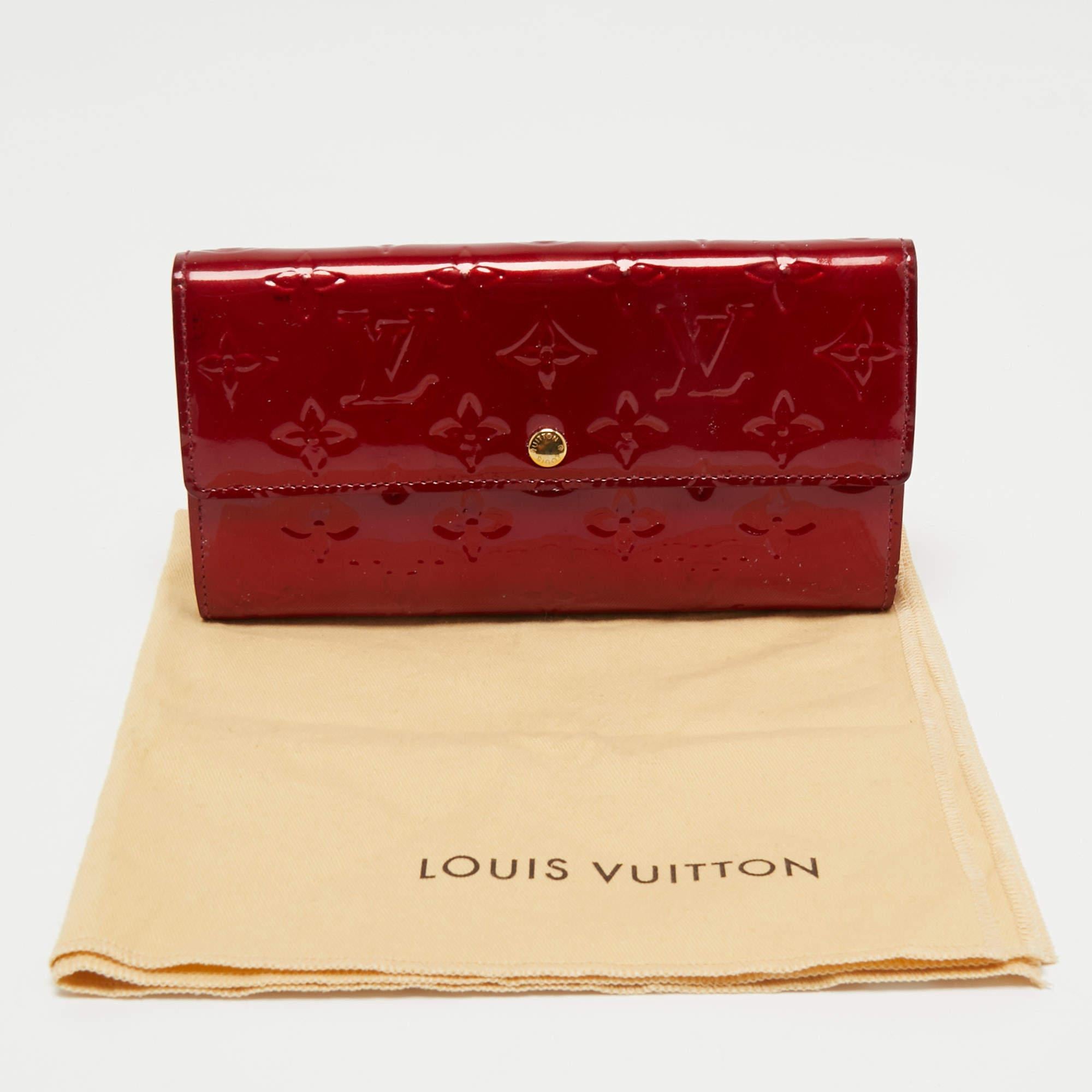 Louis Vuitton Pomme D’amour Monogram Vernis Leather Sarah Wallet 8