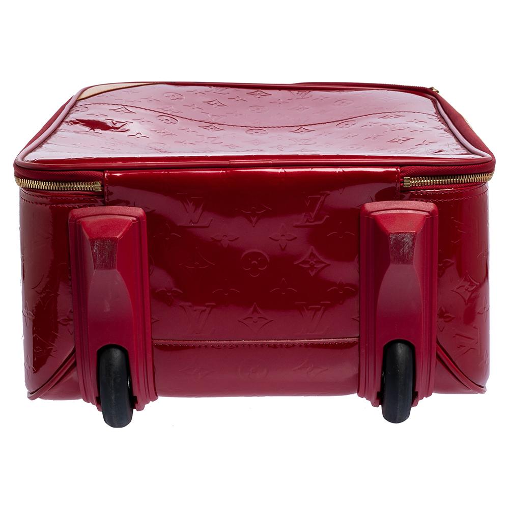 Louis Vuitton Pomme D’amour Monogram Vernis Pegase 45 Suitcase In Good Condition In Dubai, Al Qouz 2