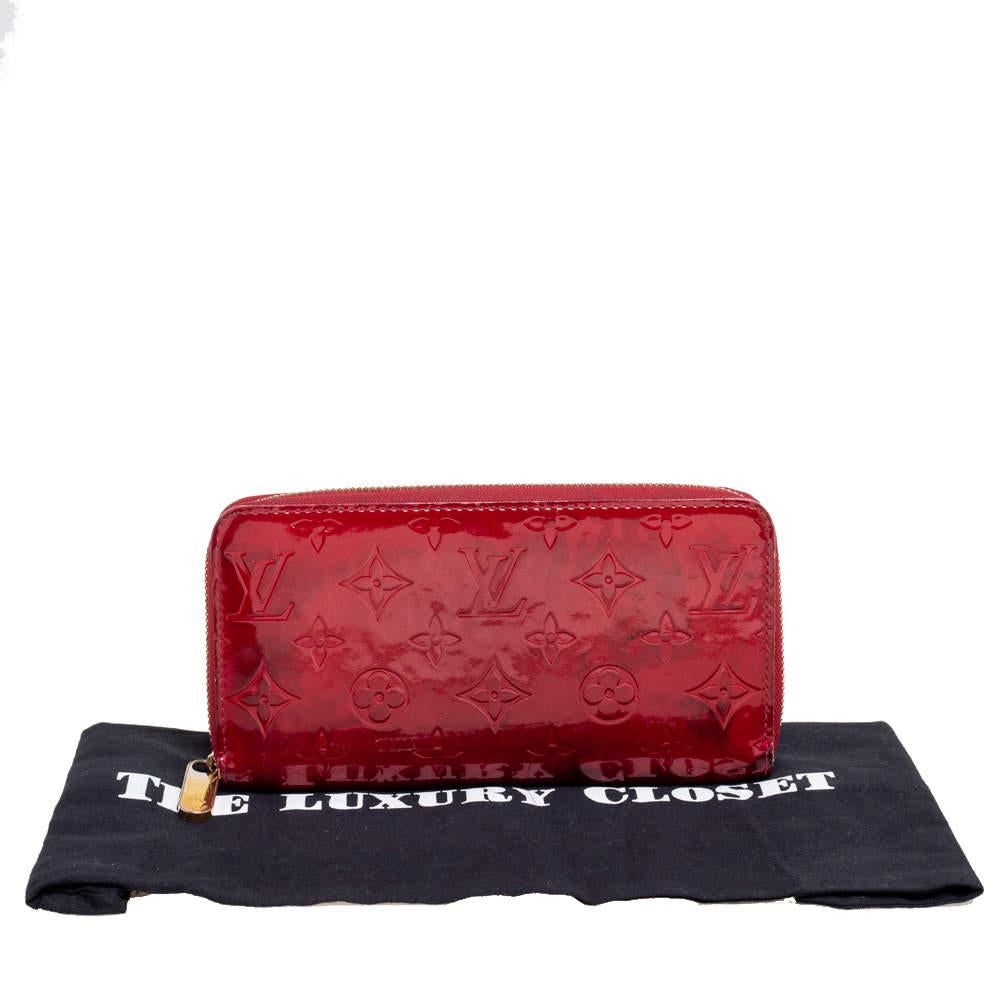 Louis Vuitton Pomme D’amour Monogram Vernis Zippy Wallet For Sale 5
