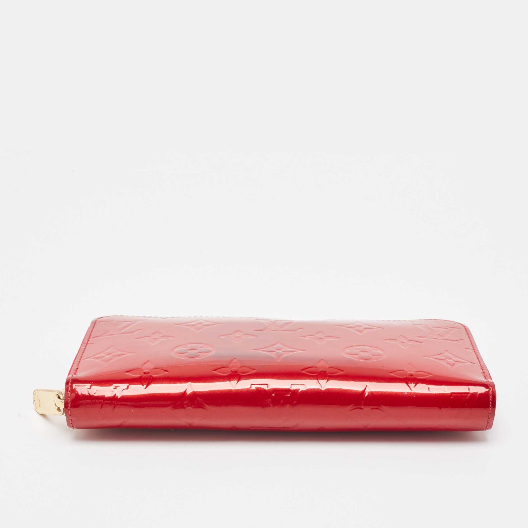 Louis Vuitton Pomme D’amour Monogram Vernis Zippy Wallet For Sale 6