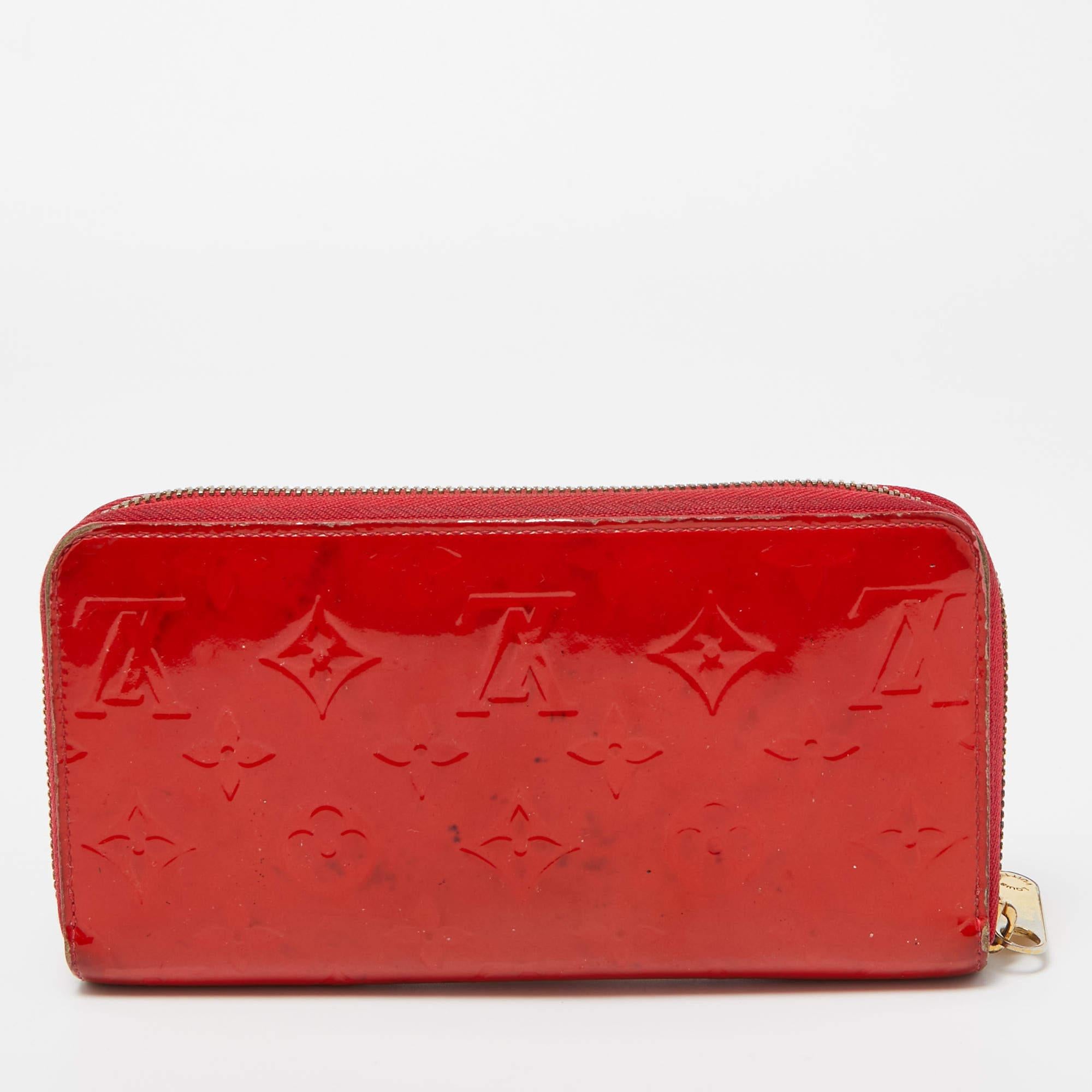 Louis Vuitton Pomme D’amour Monogram Vernis Zippy Wallet For Sale 8