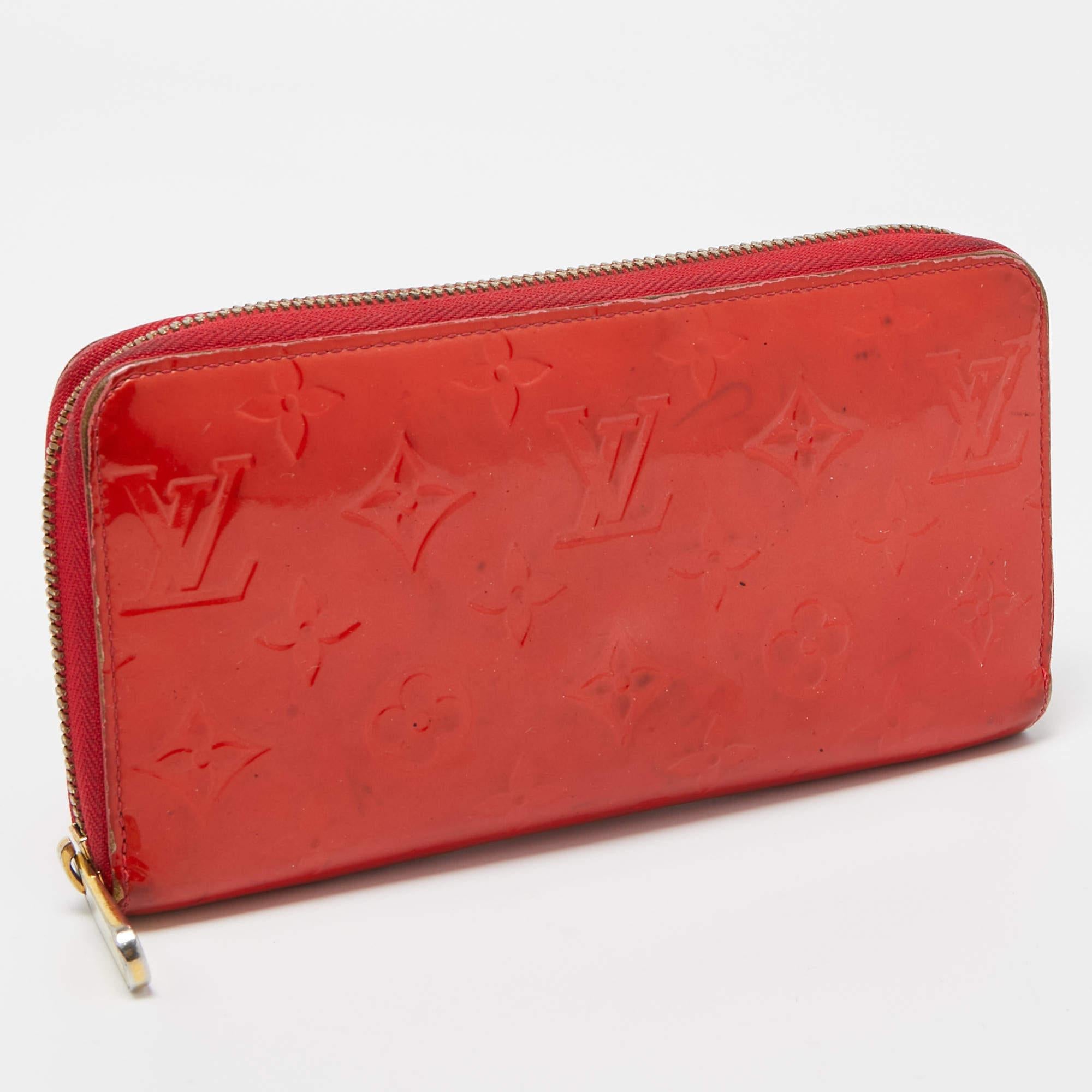 Louis Vuitton Pomme D’amour Monogram Vernis Zippy Wallet For Sale 9