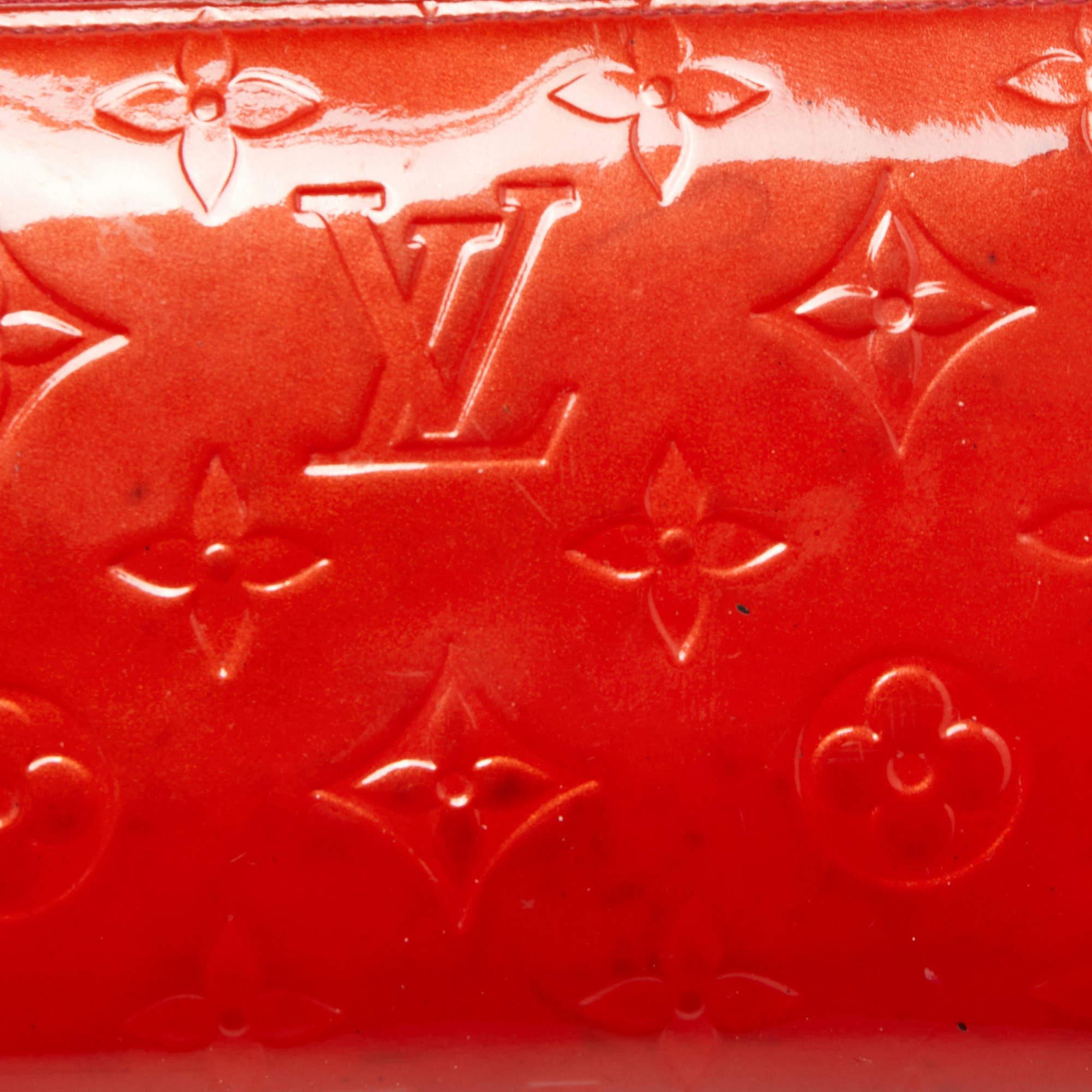 Louis Vuitton Pomme D’amour Monogram Vernis Zippy Wallet For Sale 10