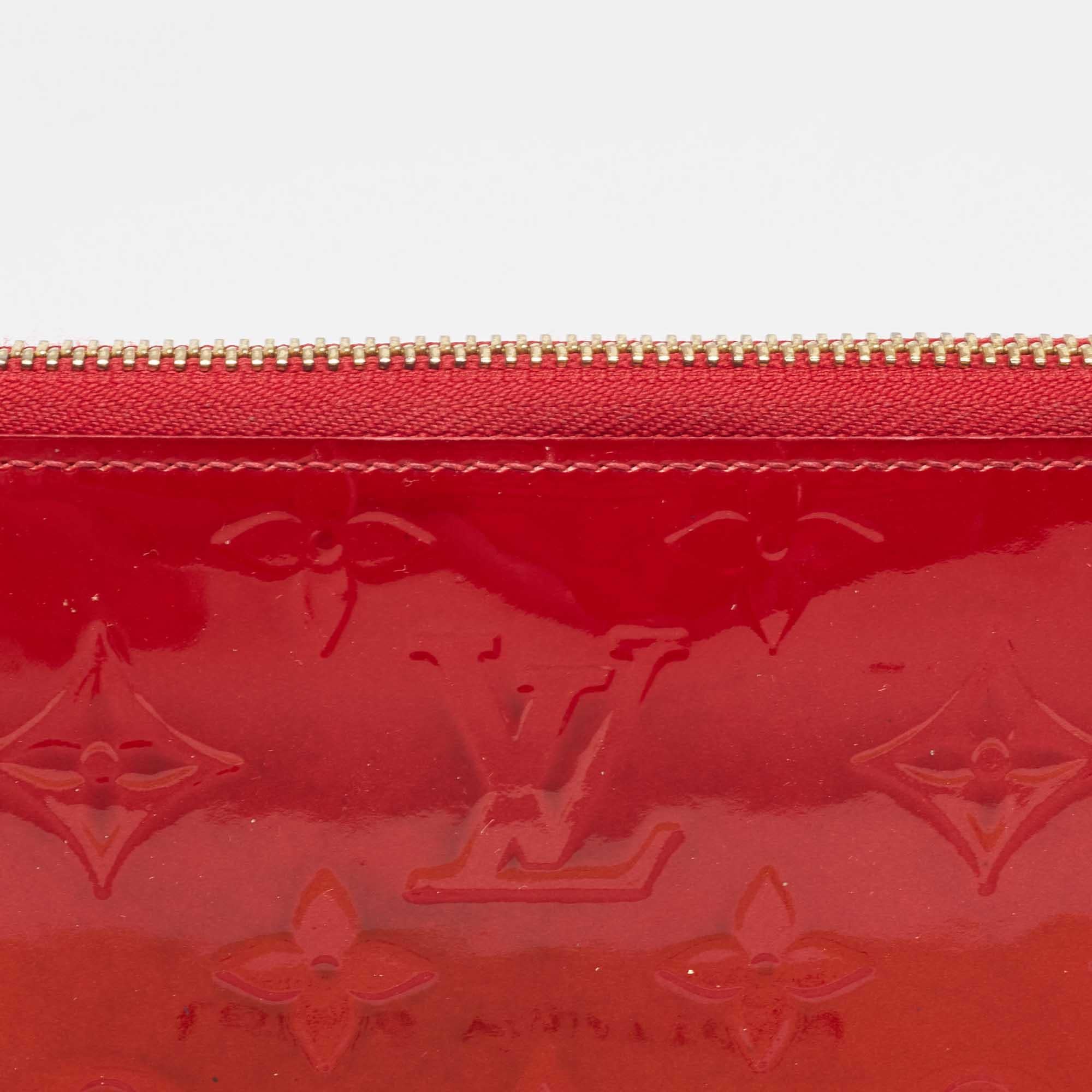 Louis Vuitton Pomme D’amour Monogram Vernis Zippy Wallet For Sale 10