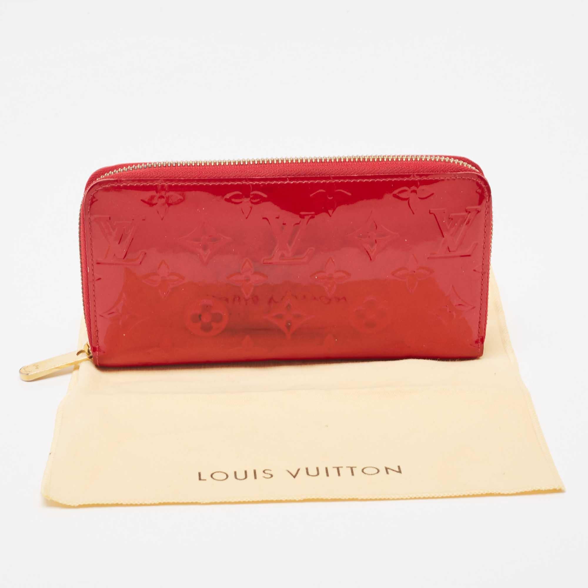 Louis Vuitton Pomme D’amour Monogram Vernis Zippy Wallet For Sale 12