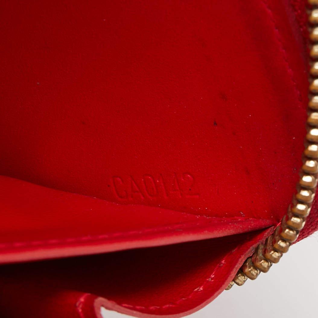 Portafoglio Louis Vuitton Pomme D'amour Monogram Vernis Zippy In condizioni buone in vendita a Dubai, Al Qouz 2