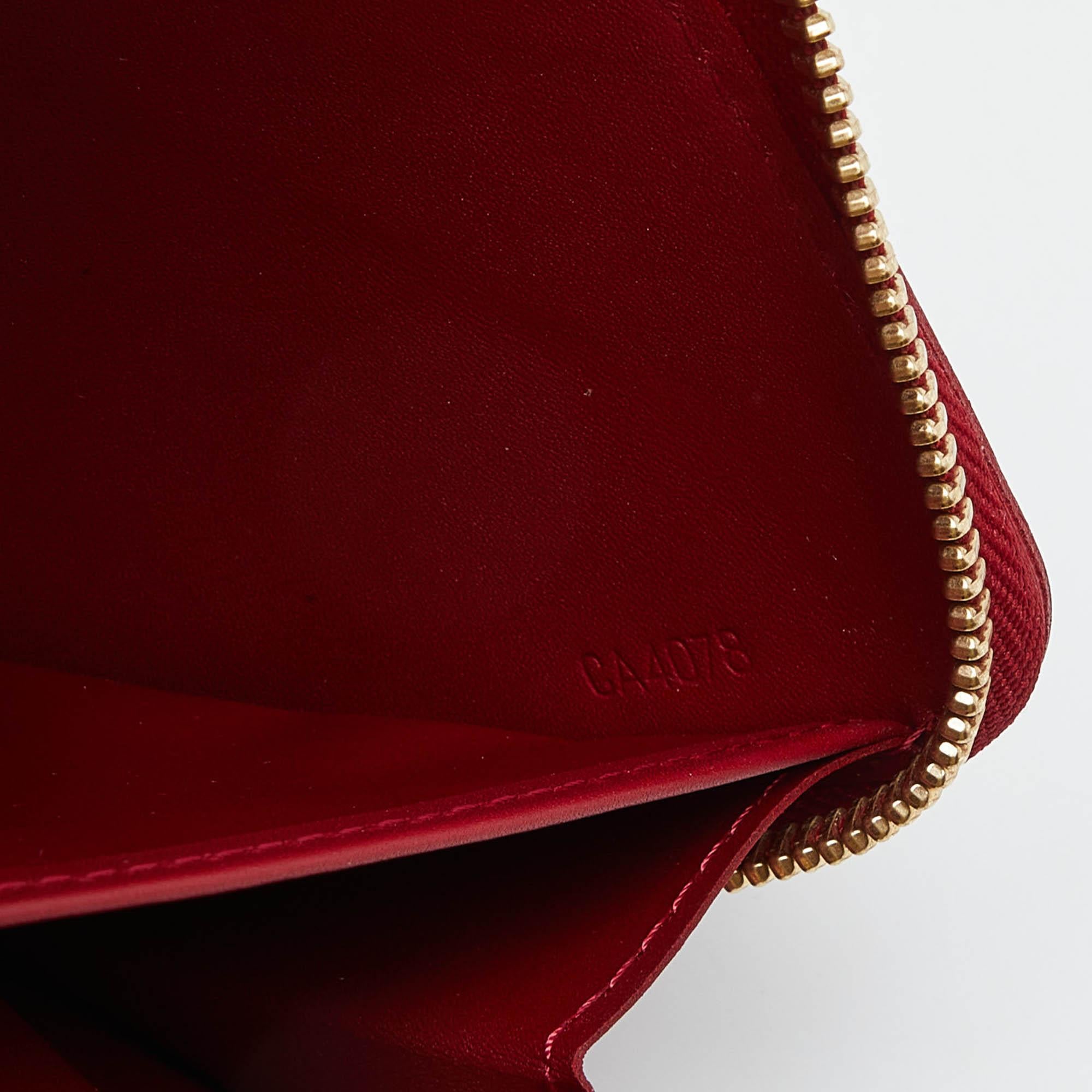 Louis Vuitton Pomme D'Amour Monogram Vernis Zippy Wallet For Sale 2