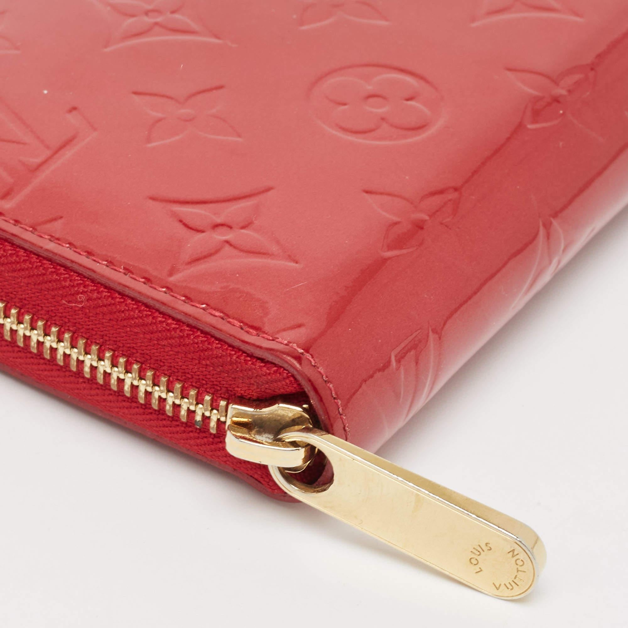 Louis Vuitton Pomme D’amour Monogram Vernis Zippy Wallet For Sale 5