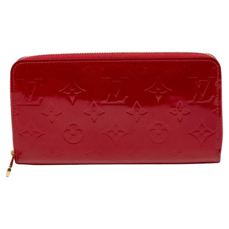 Louis Vuitton Pomme D'amour Monogram Vernis Zippy Wallet For Sale at 1stDibs