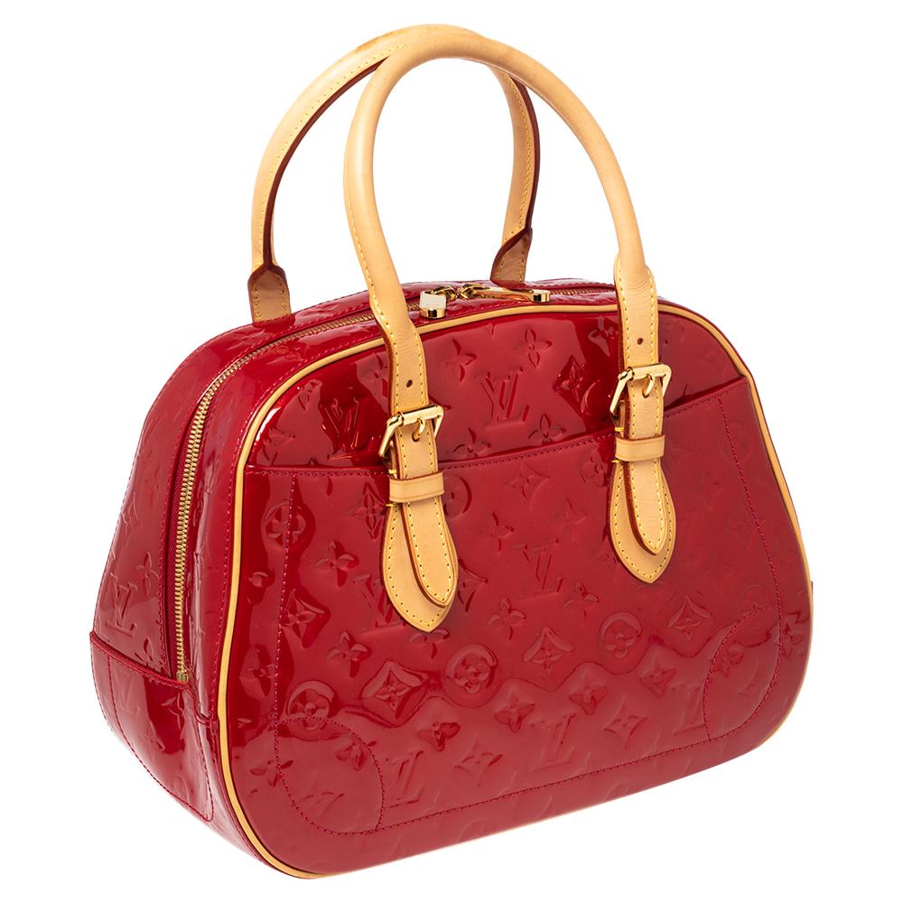 Louis Vuitton Pomme D’amour Vernis Summit Drive Bag In Good Condition In Dubai, Al Qouz 2