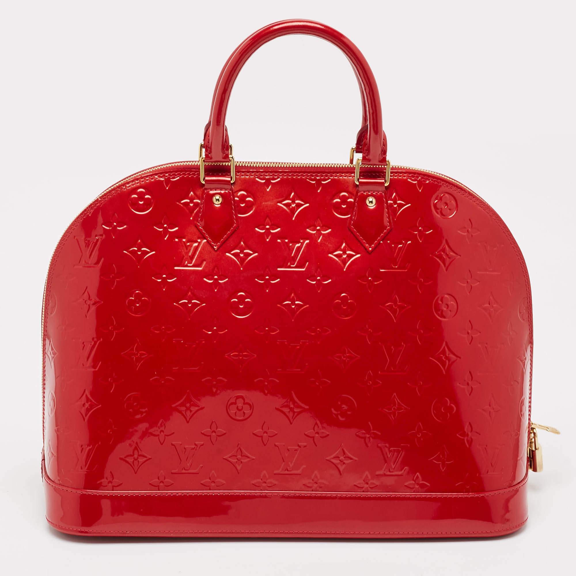 Louis Vuitton Pomme D’amour Monogram Vernis Alma GM Bag In Excellent Condition For Sale In Dubai, Al Qouz 2
