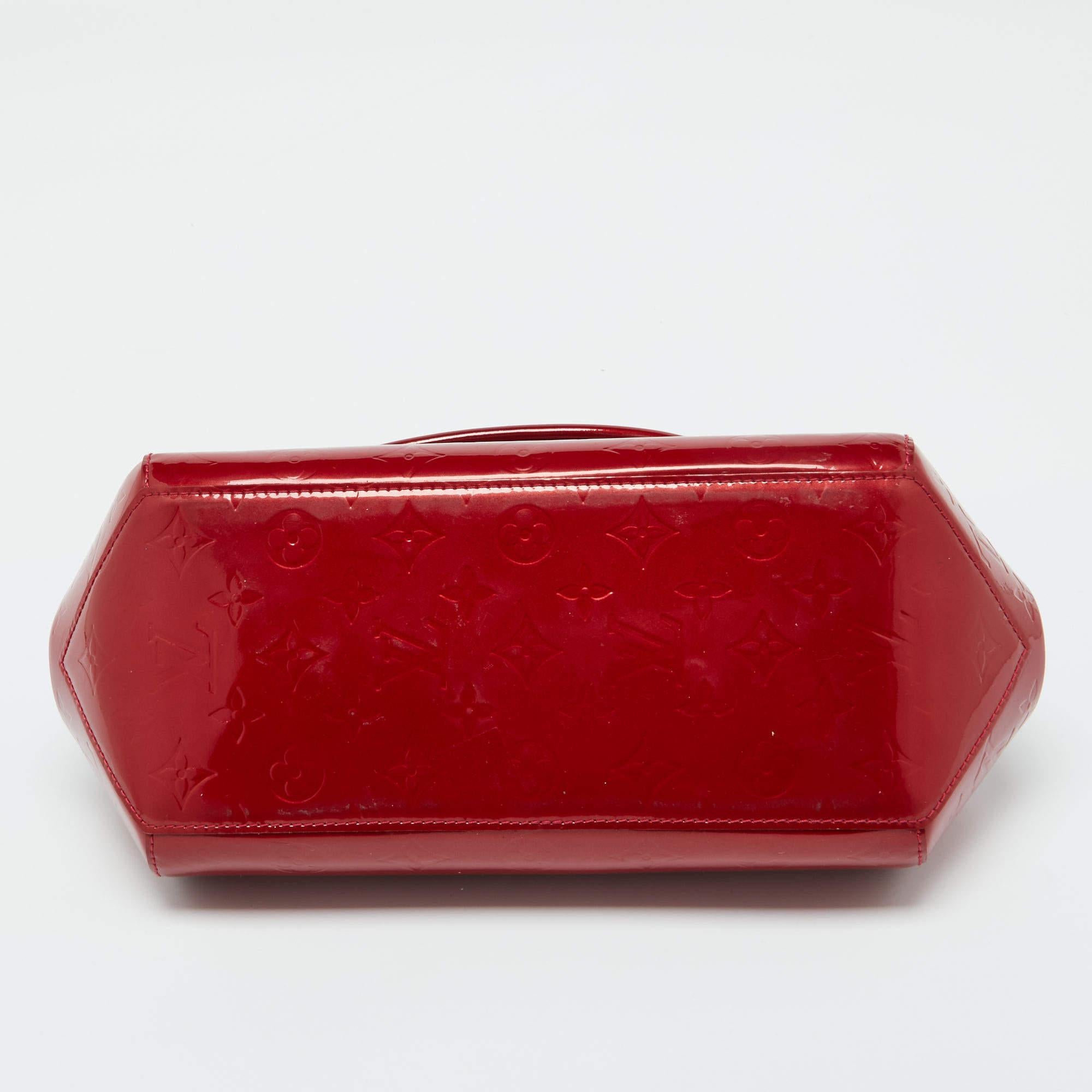 Louis Vuitton Pomme D’Amour Monogram Vernis Sherwood PM Bag For Sale 1