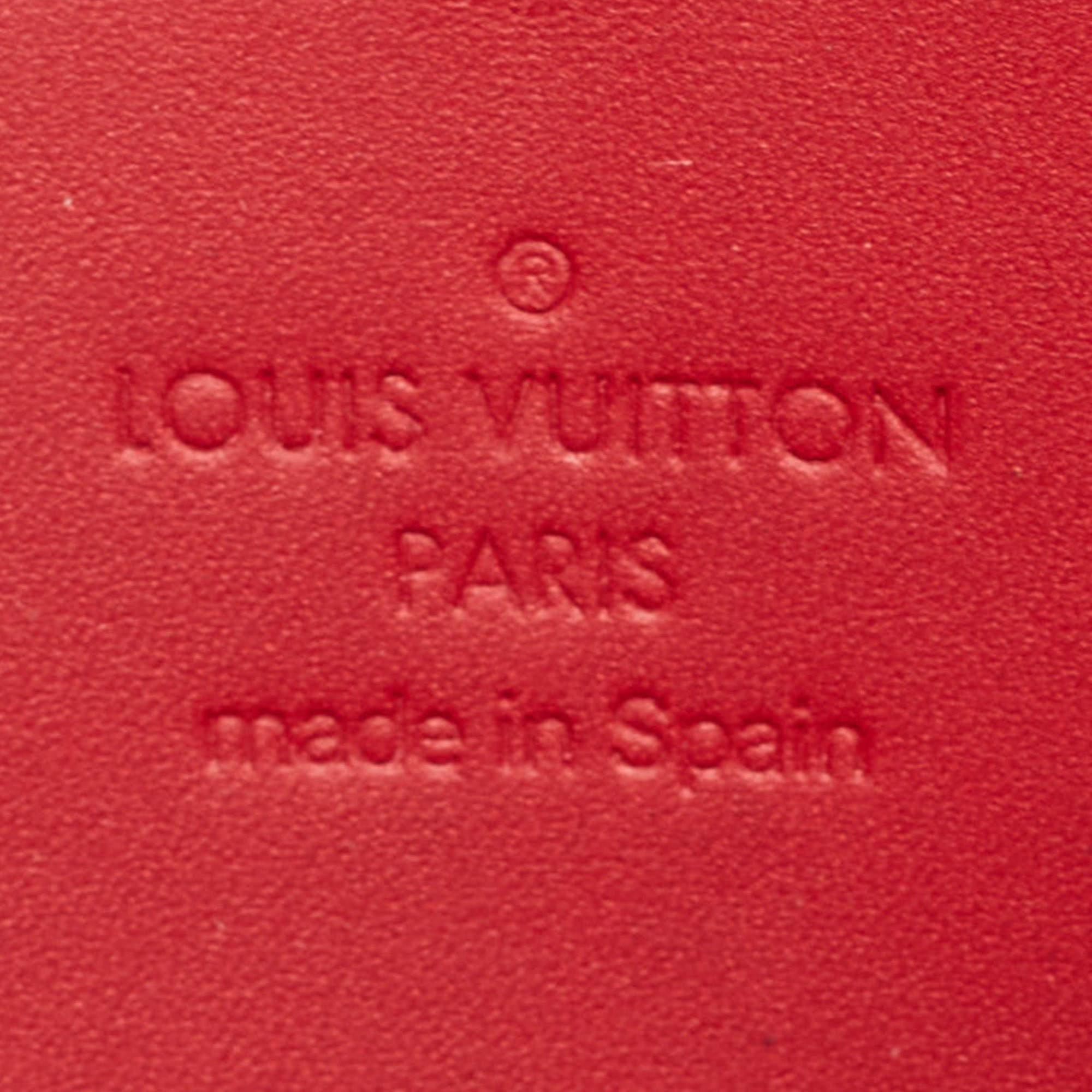 Portafoglio Louis Vuitton Pomme D'amour Monogram Vernis Zippy in vendita 3