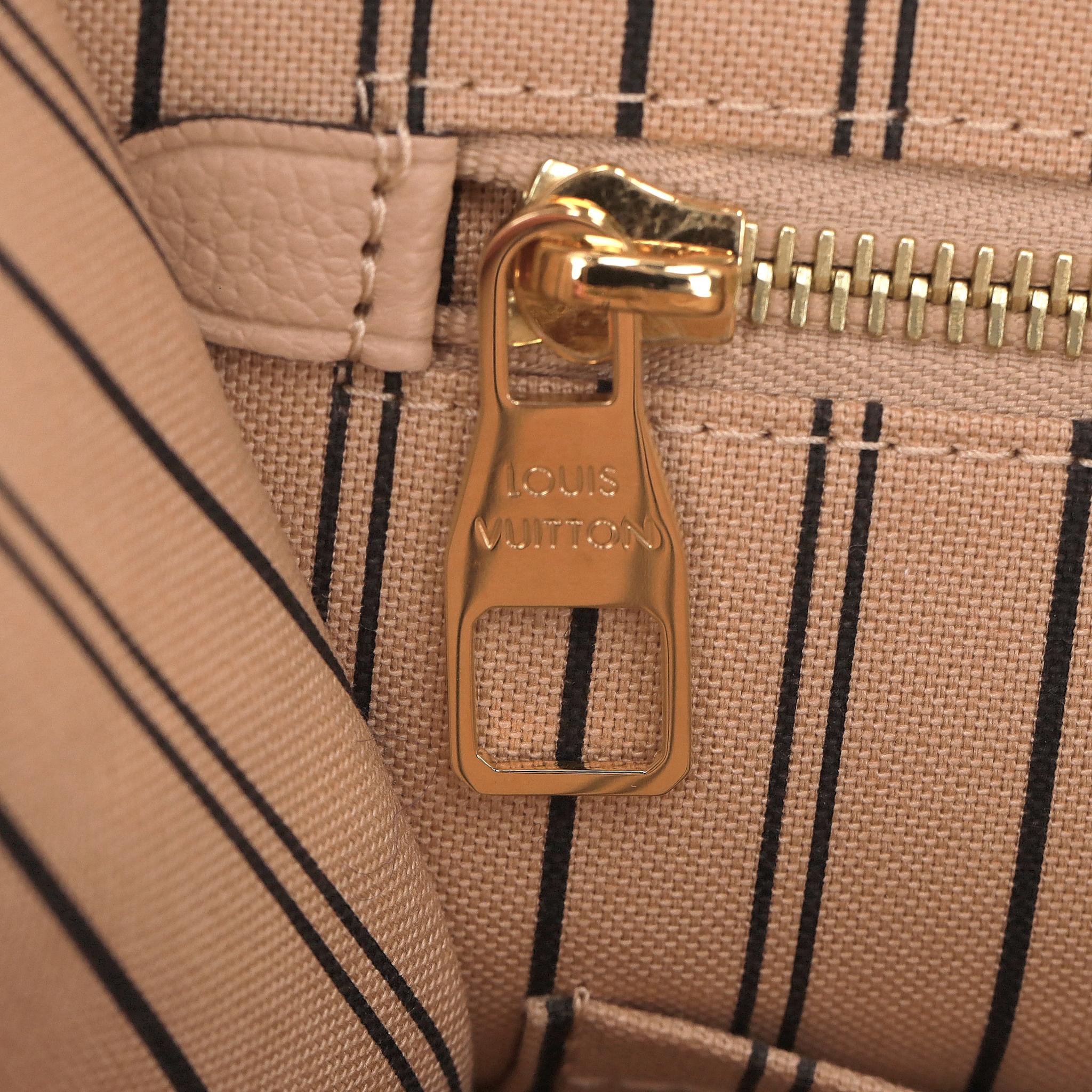 Louis Vuitton Pont Neuf Dune Monogram Empreinte Leather GM Bag en vente 5