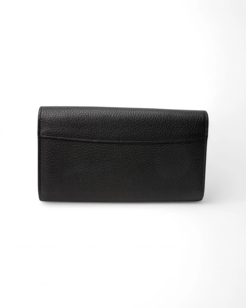 Louis Vuitton Portafoglio Capucines Taurillon Pelle Nero In Excellent Condition For Sale In Torre Del Greco, IT