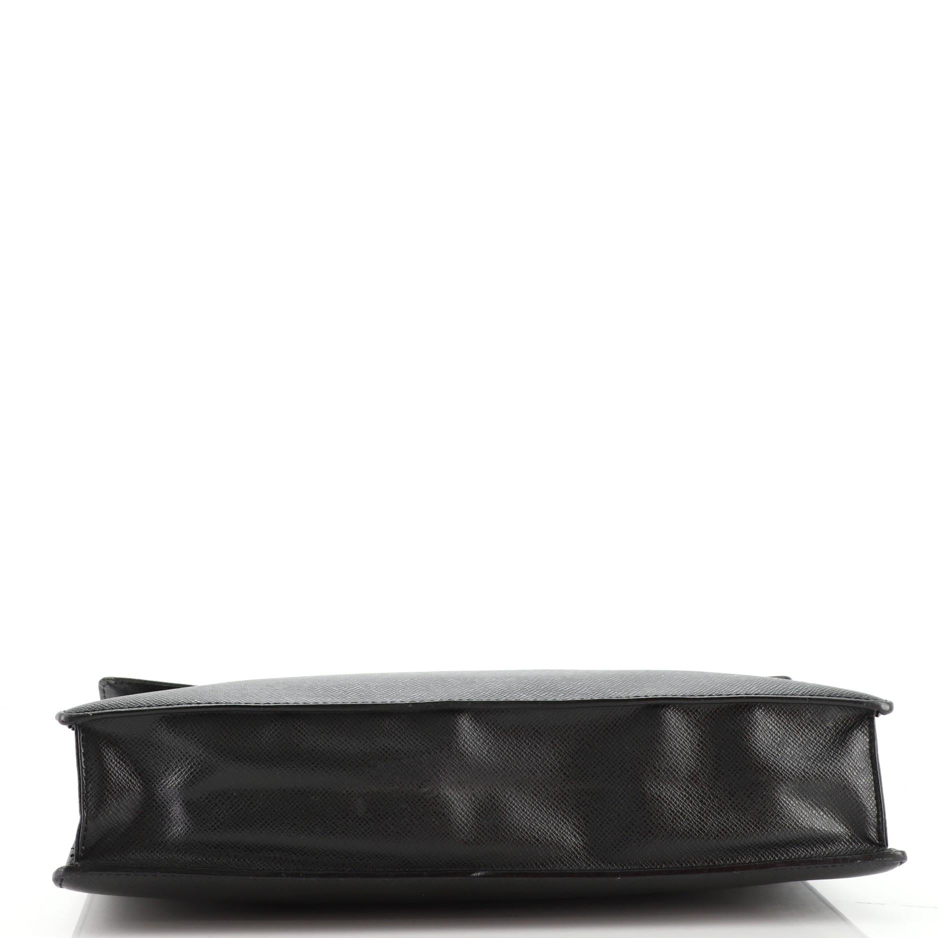 Louis Vuitton Porte-Documents Angara Handbag Taiga Leather In Good Condition In NY, NY