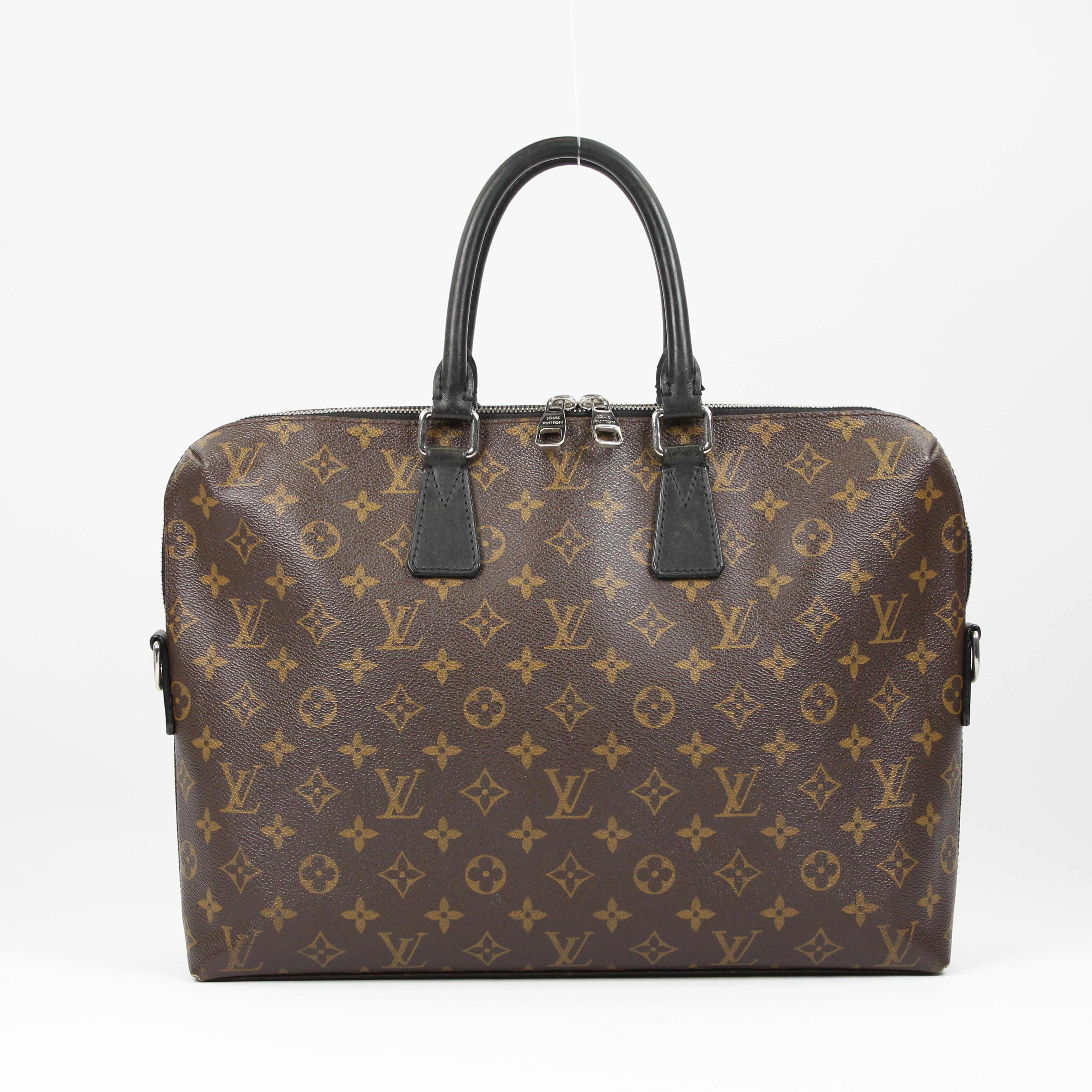 Louis Vuitton Porte Documents Jour leather bag For Sale 7
