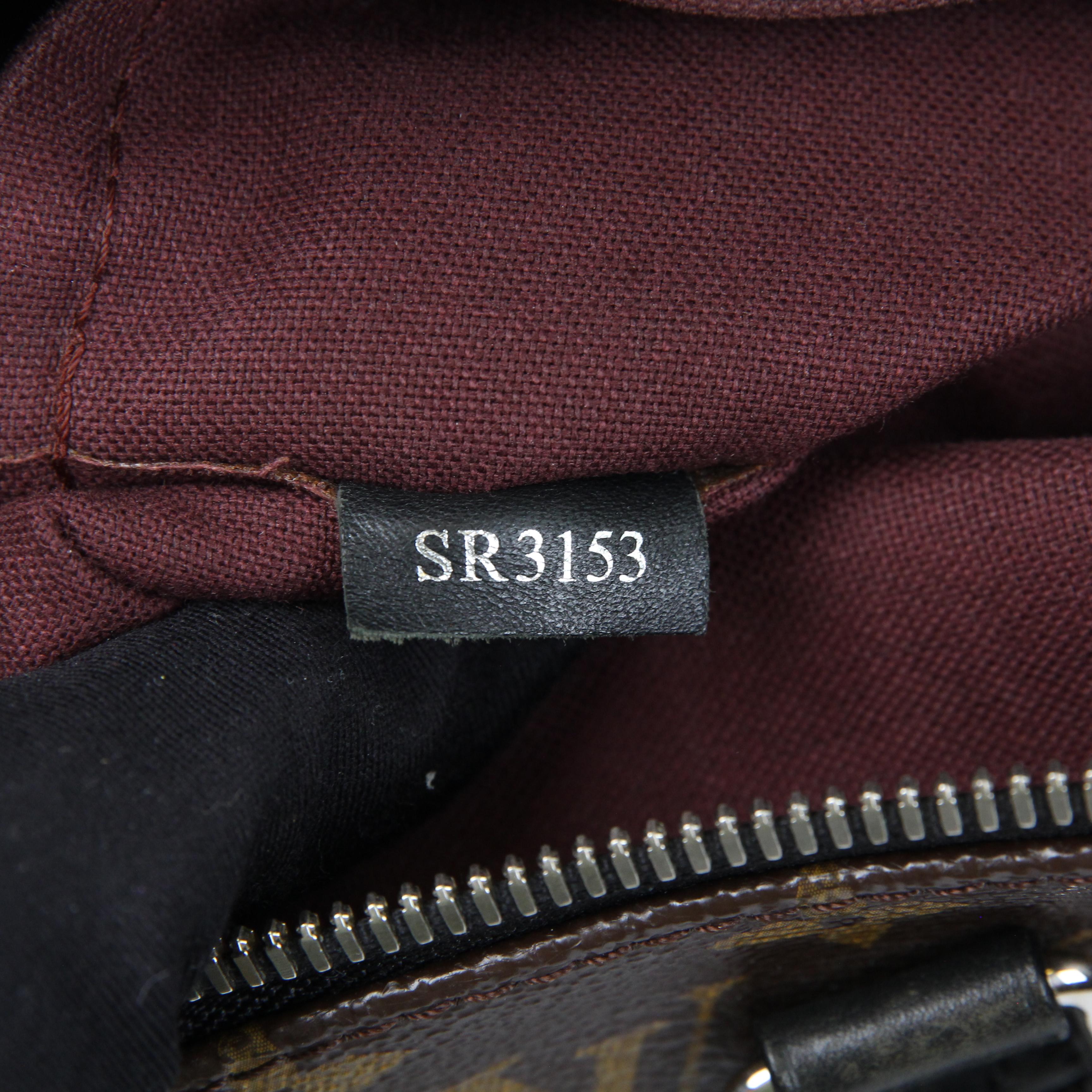 Women's or Men's Louis Vuitton Porte Documents Jour leather bag For Sale