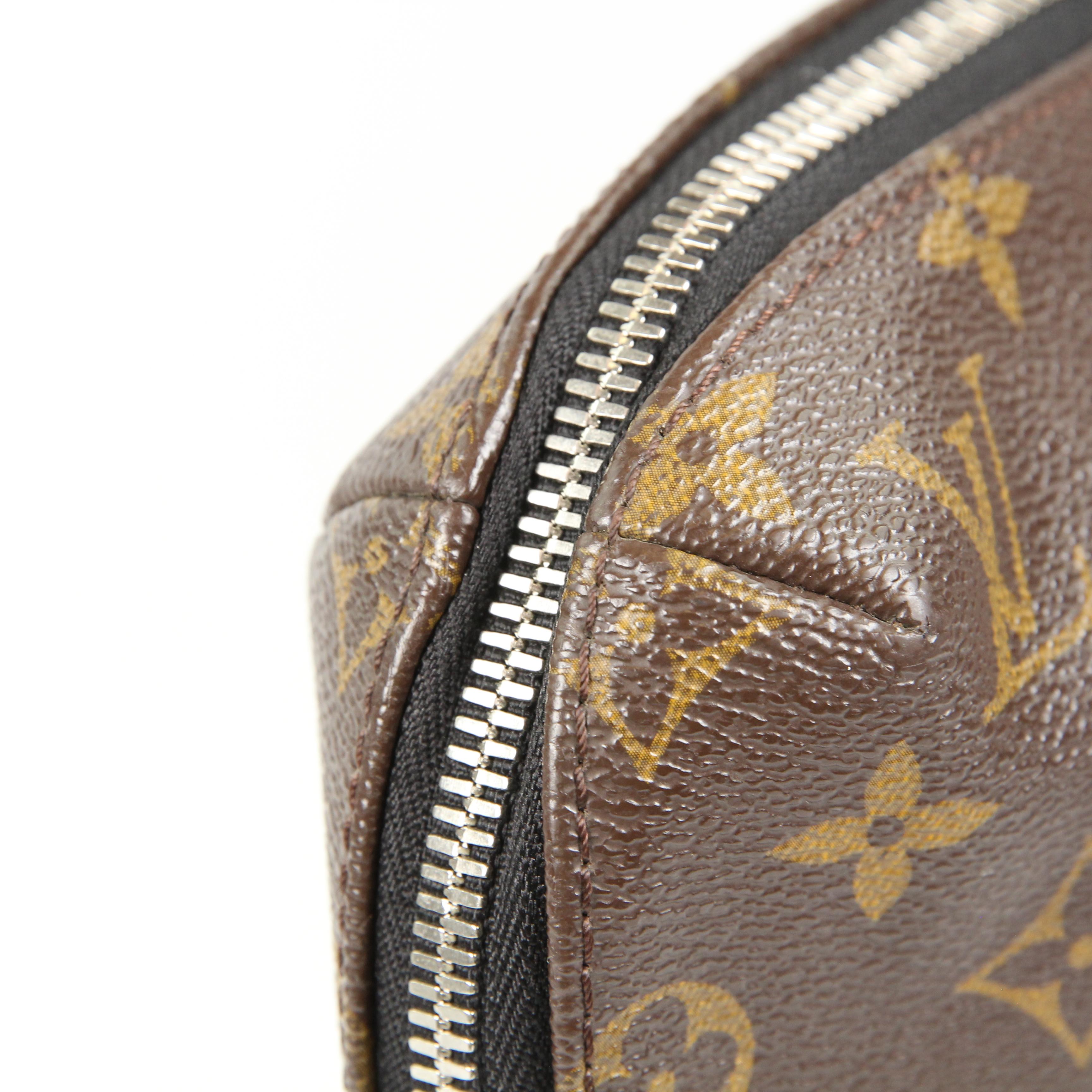 Louis Vuitton Porte Documents Jour leather bag For Sale 5
