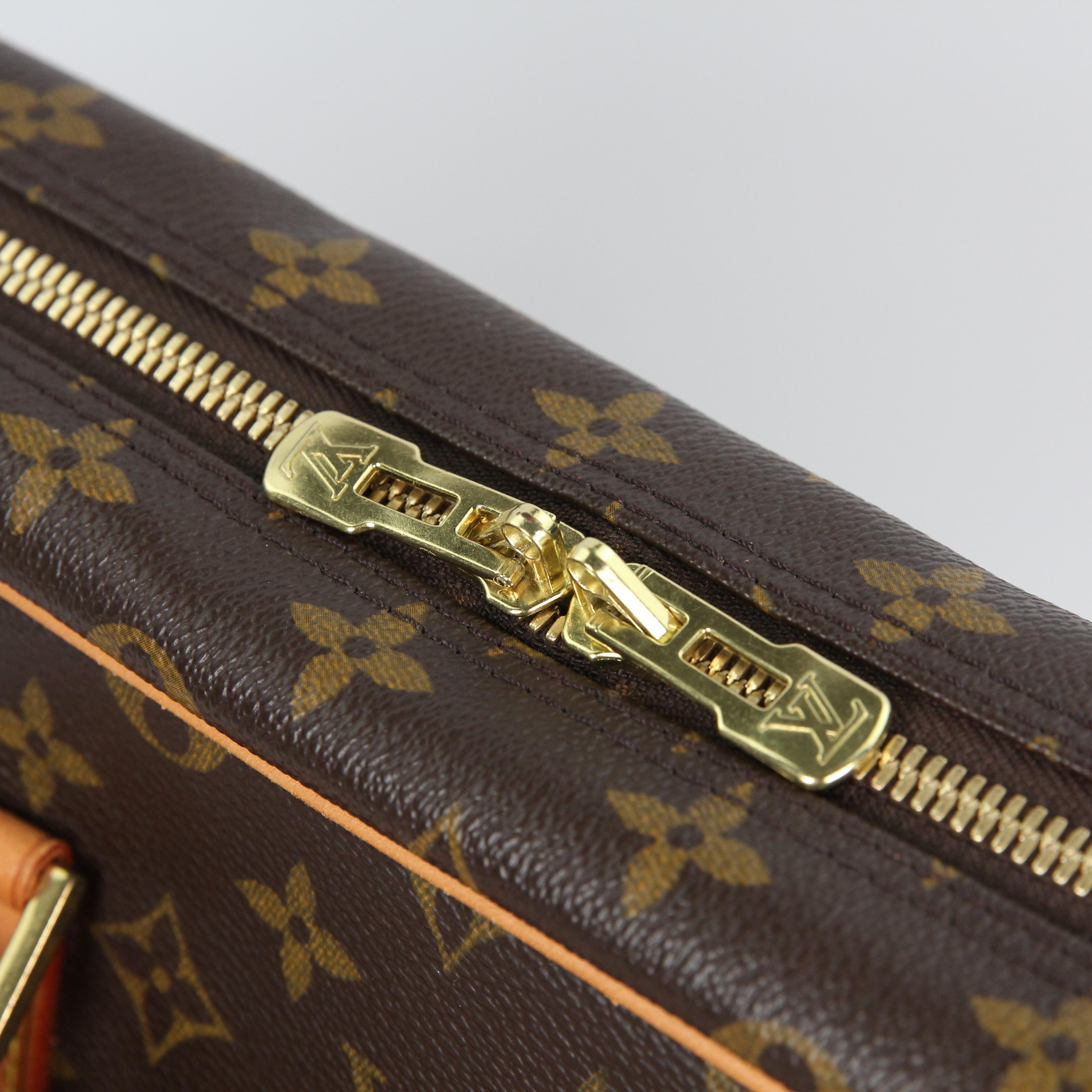 Louis Vuitton  Porte Documents Pegase Soft Briefcase For Sale 16