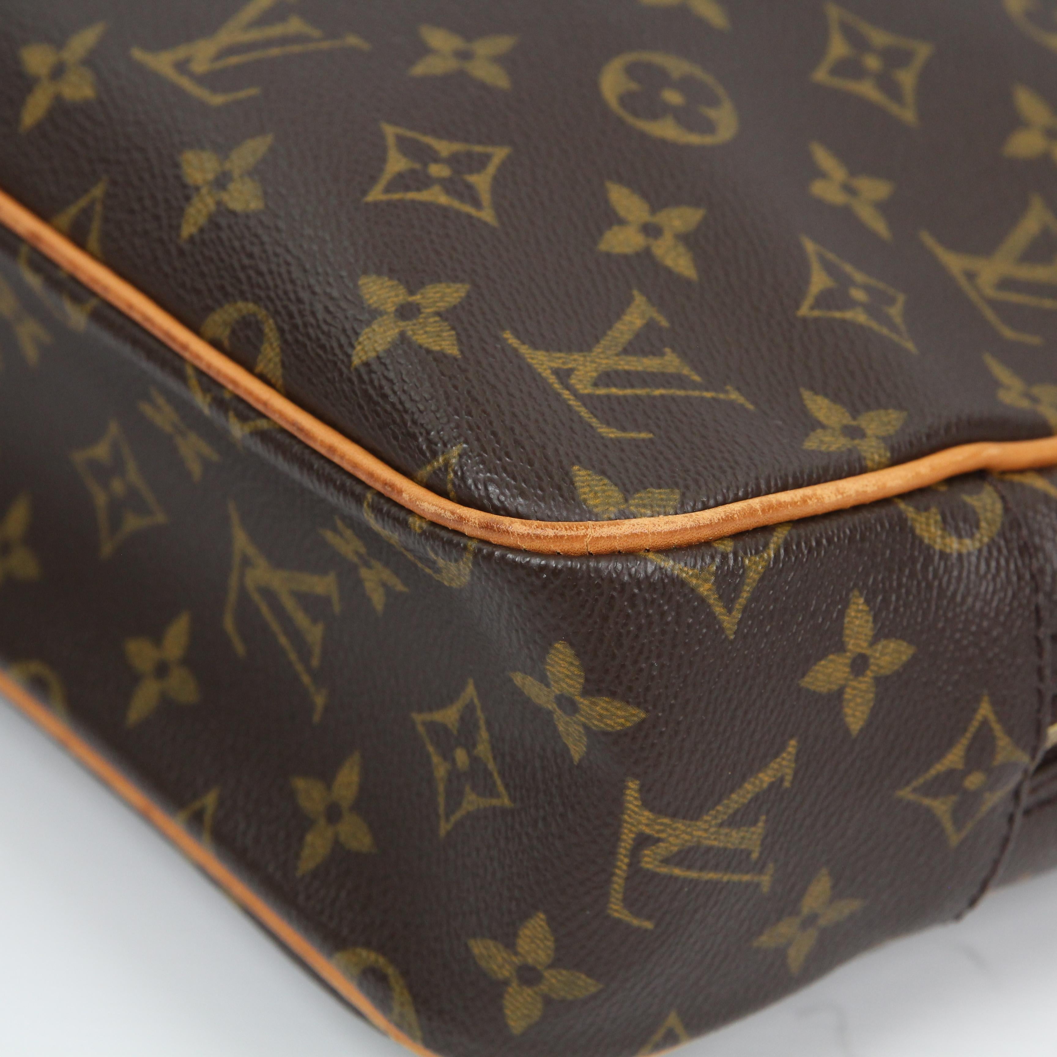 Louis Vuitton  Porte Documents Pegase Soft Briefcase In Good Condition For Sale In Rīga, LV