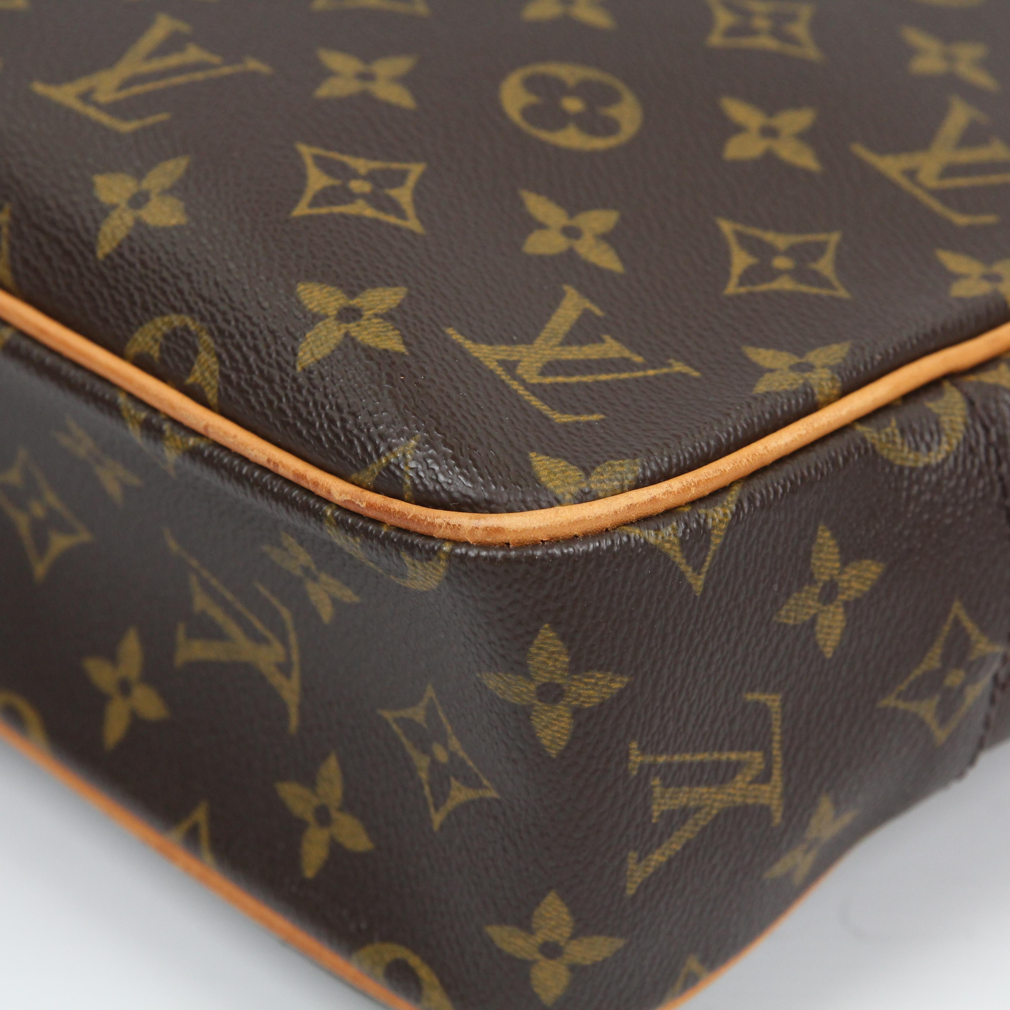 Louis Vuitton  Porte Documents Pegase Soft Briefcase For Sale 1