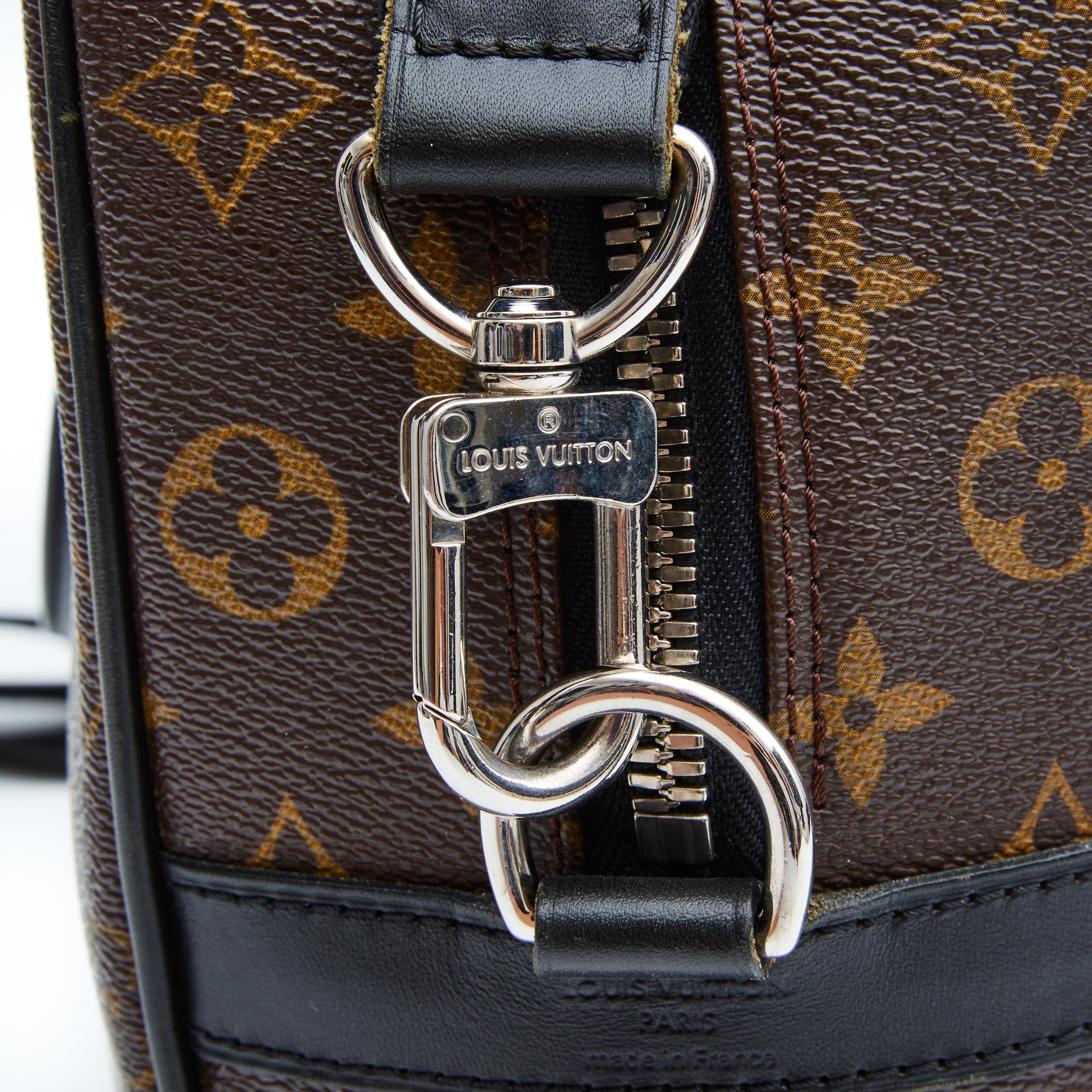 Louis Vuitton Porte-Documents Voyage Gm Monogram Macassar Weekend Bag In Excellent Condition In Montreal, Quebec