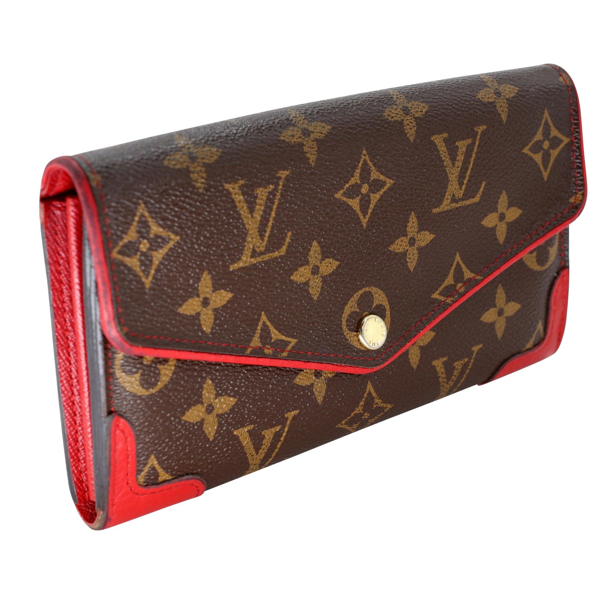 The Louis Vuitton Portefeiulle wallet is perfect if you're seeking something sleek and compact. With many credit card slots for all your needs, includes bill compartment, it will be the only wallet you will want to take with you everywhere. The