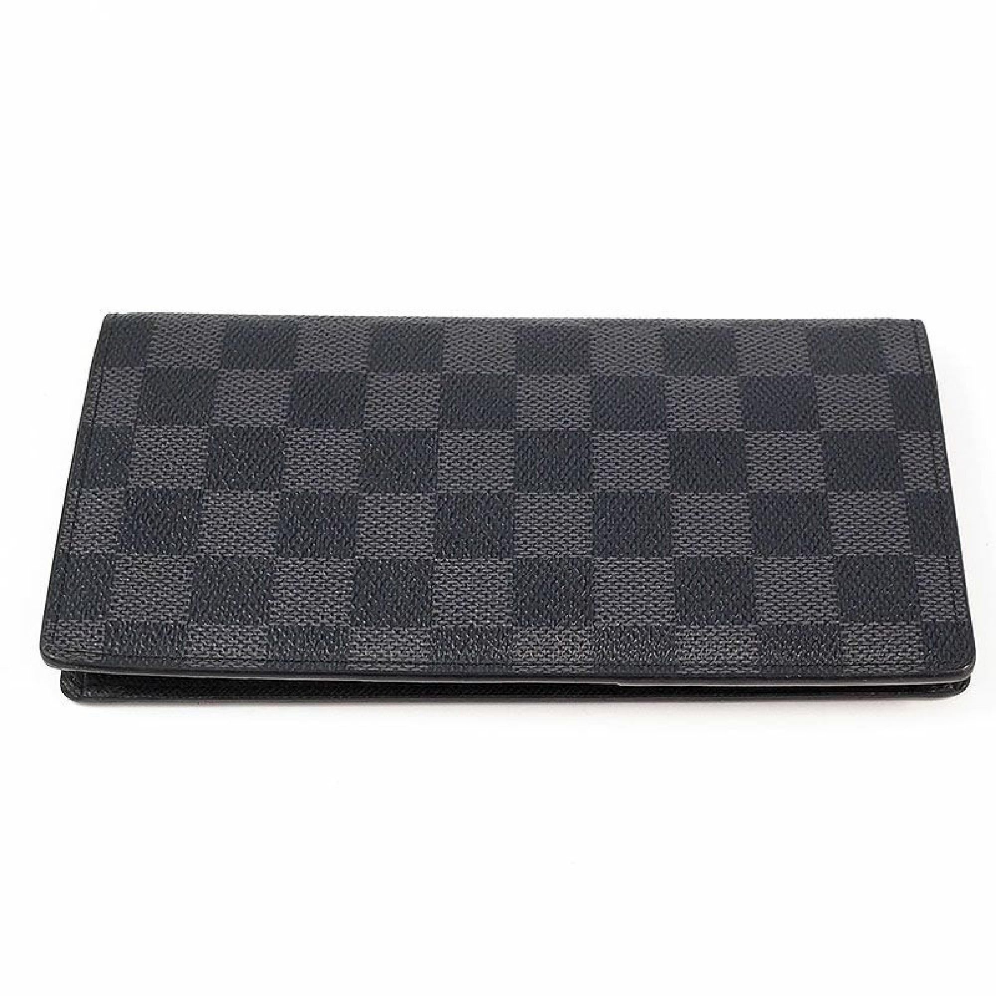 An authentic LOUIS VUITTON portofeuilles Brazza Mens long wallet N62665 gray. The color is Gray. The outside material is Damier graphite canvas. The pattern is portofeuilles  Brazza. This item is Contemporary. The year of manufacture would be