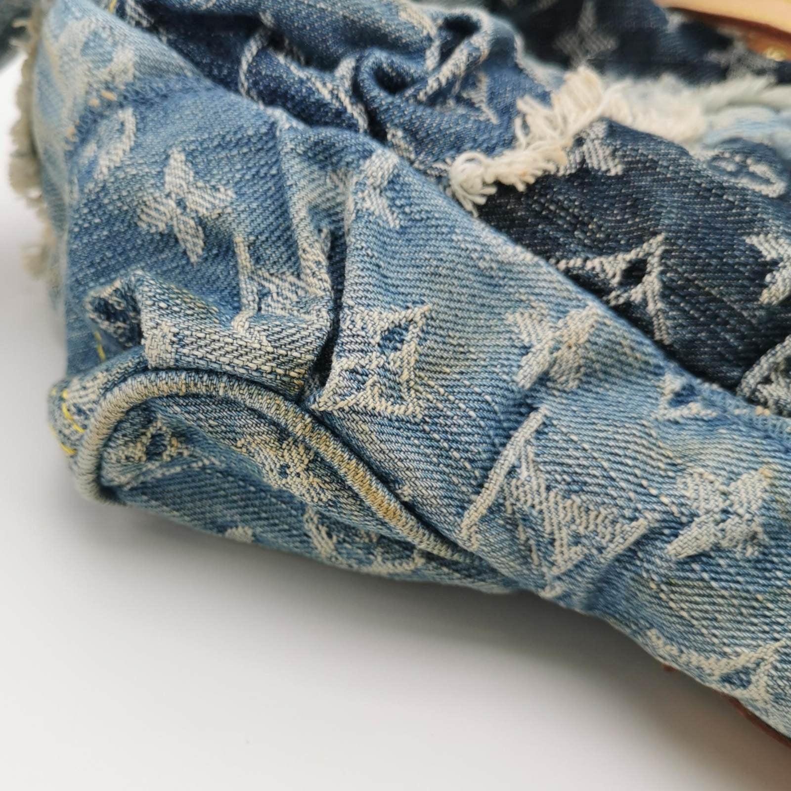 Louis Vuitton Postie Patchwork Monogramm Denim Blau Messenger Bag aus Denim 12