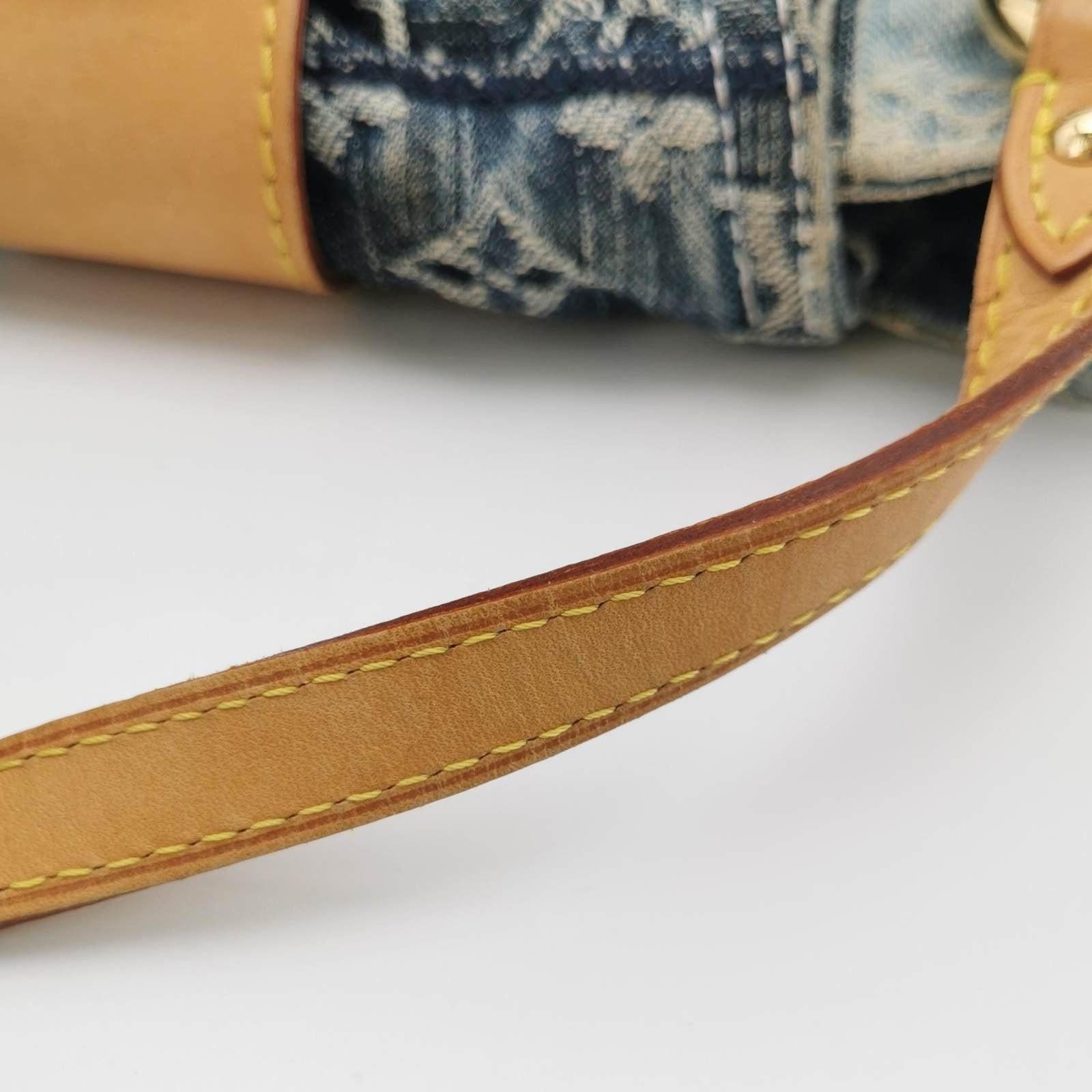 Louis Vuitton Postie Patchwork Monogramm Denim Blau Messenger Bag aus Denim 14