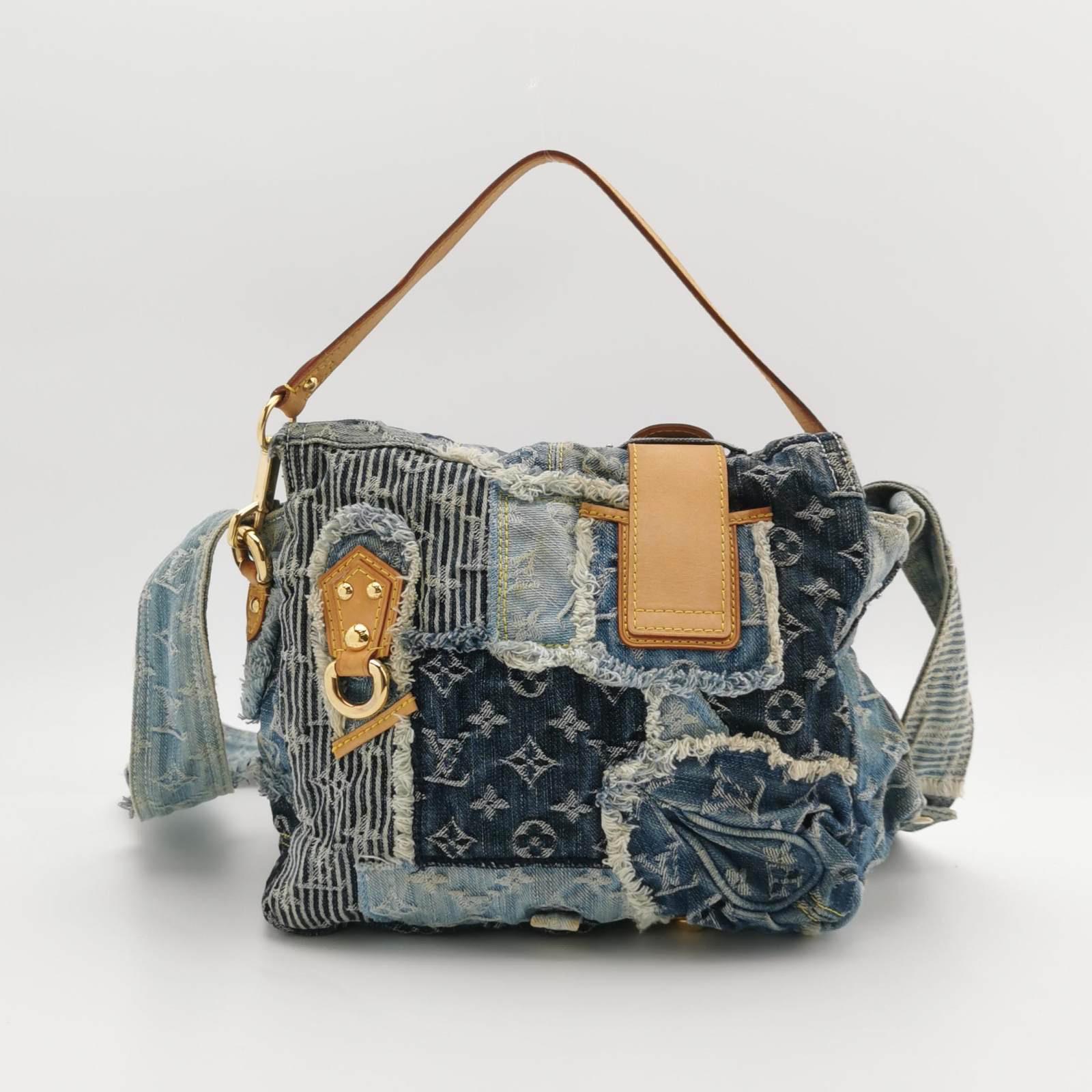 Women's or Men's Louis Vuitton Postie Patchwork Monogram Denim Blue Messenger Bag For Sale