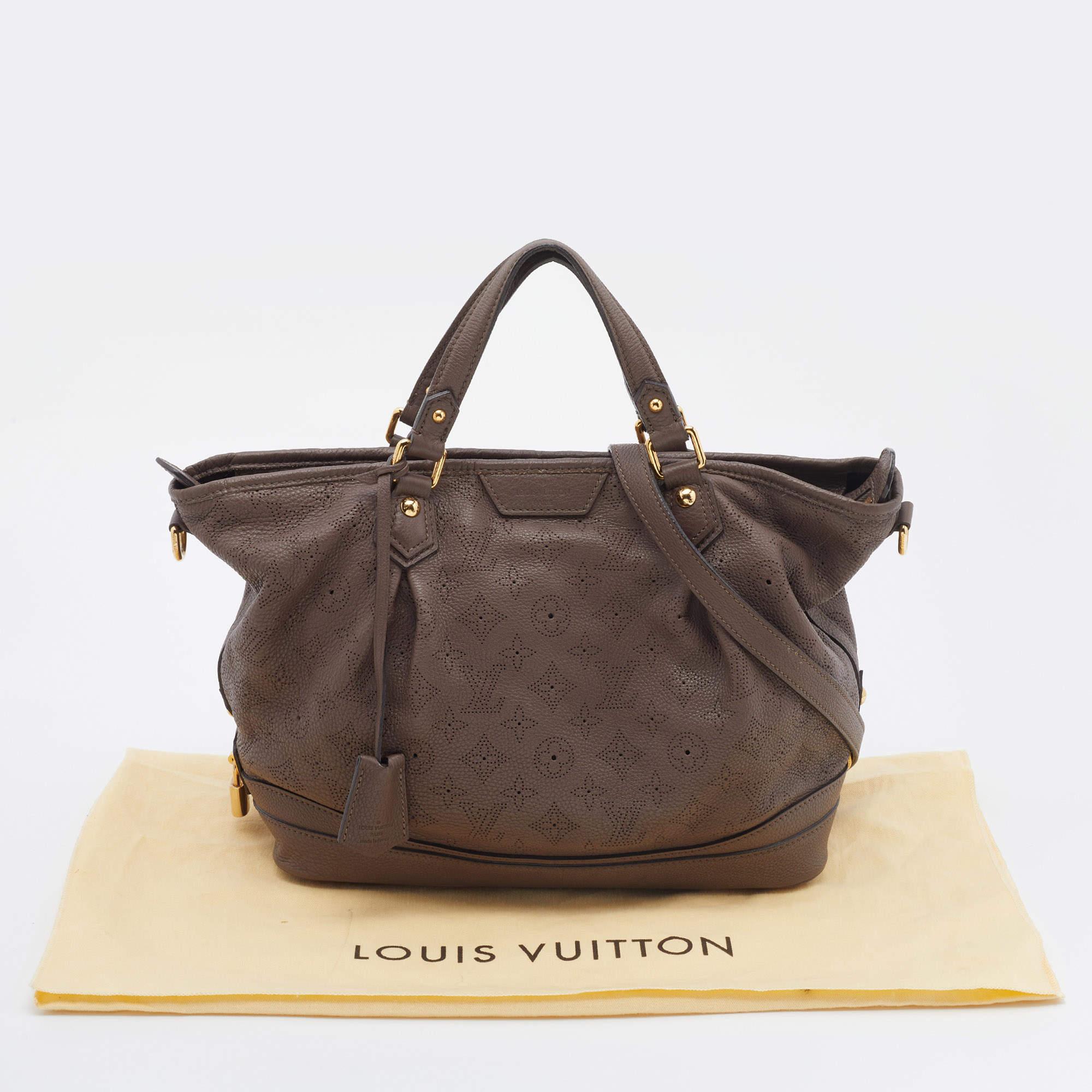 Louis Vuitton Poudre Mahina Leather Stellar PM Bag For Sale 4